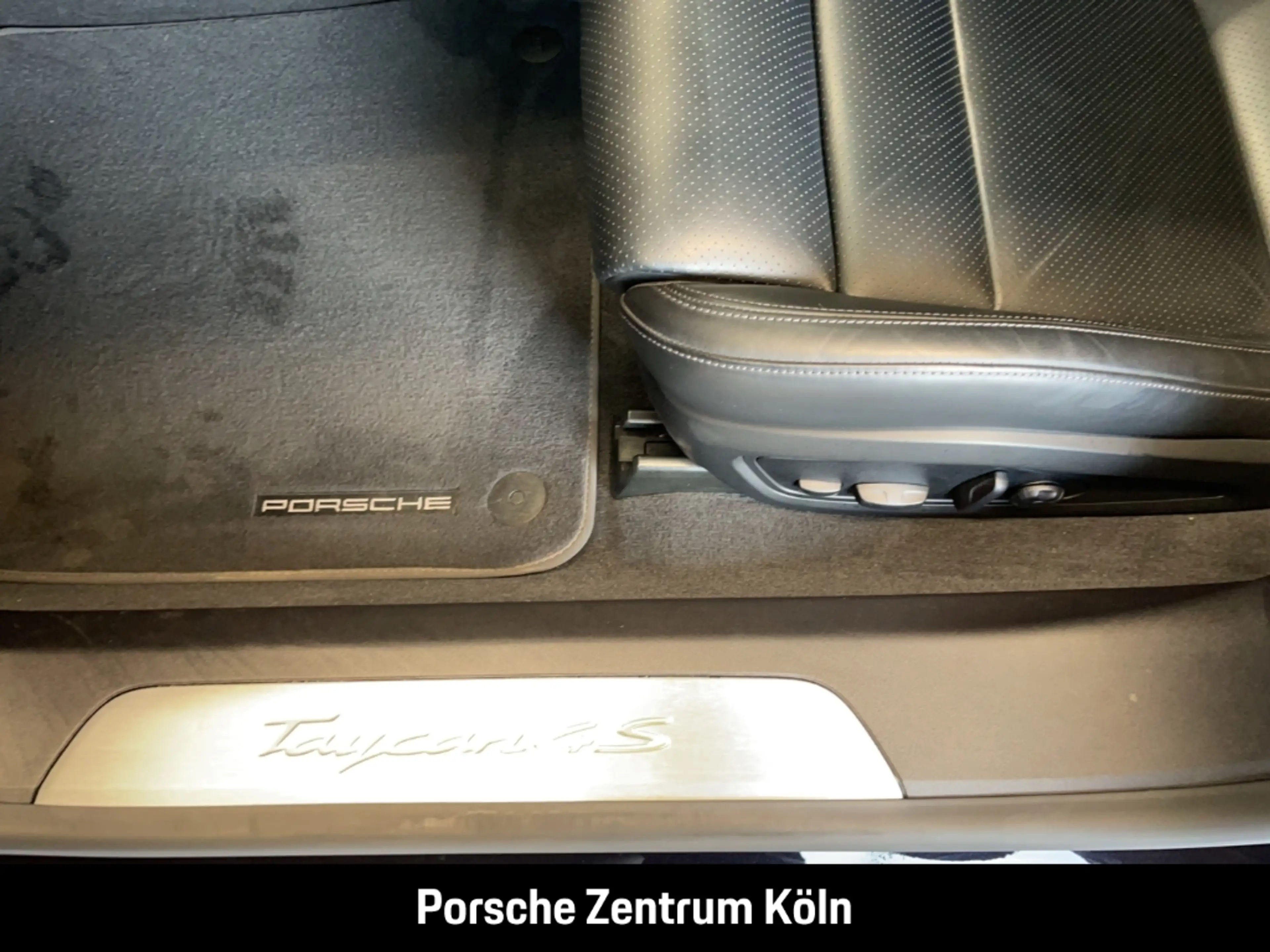 Porsche Taycan 4S Cross Turismo LED-Matrix BOSE 21-Zoll — photo 28