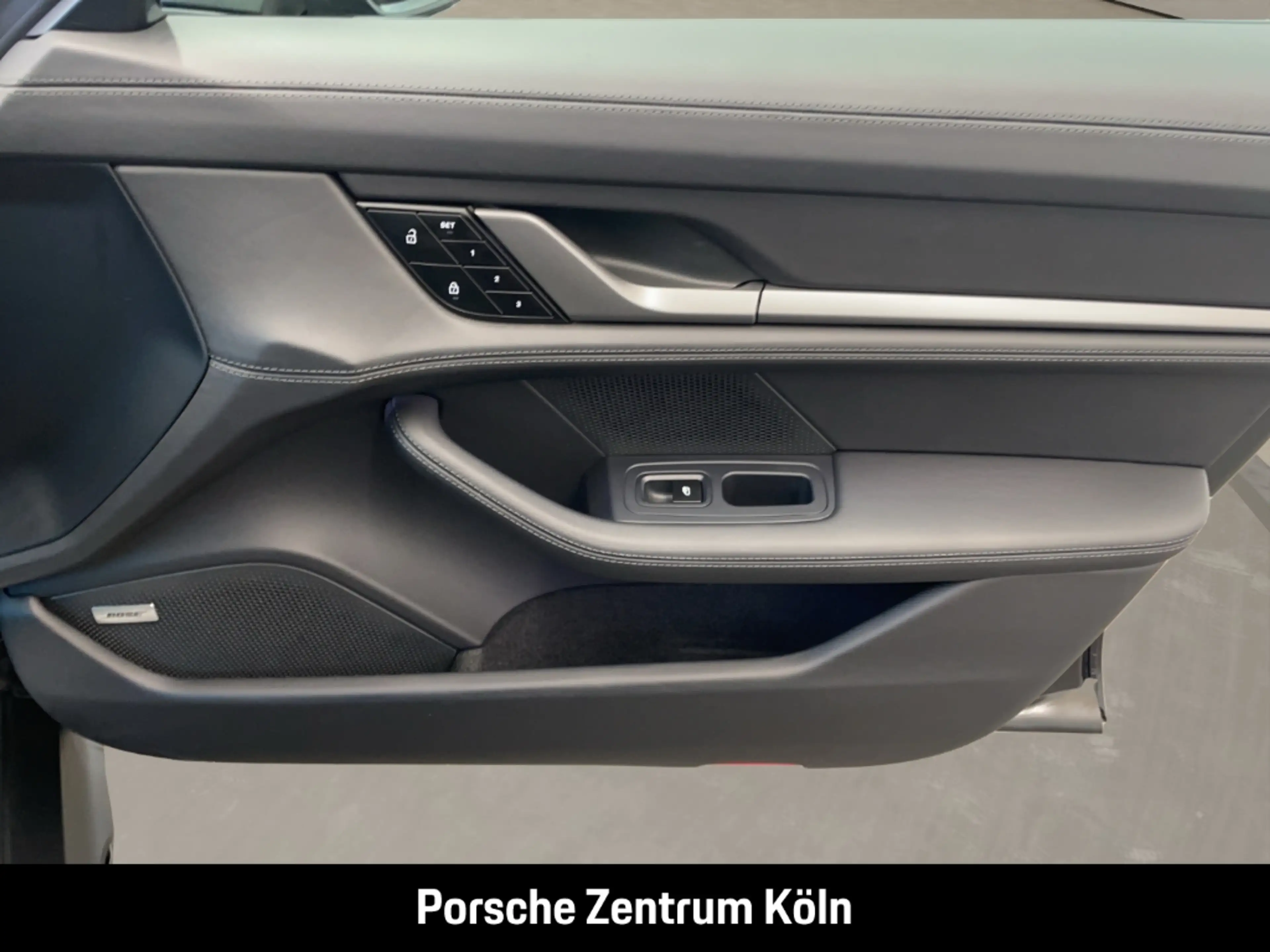Porsche Taycan 4S Cross Turismo LED-Matrix BOSE 21-Zoll — photo 20