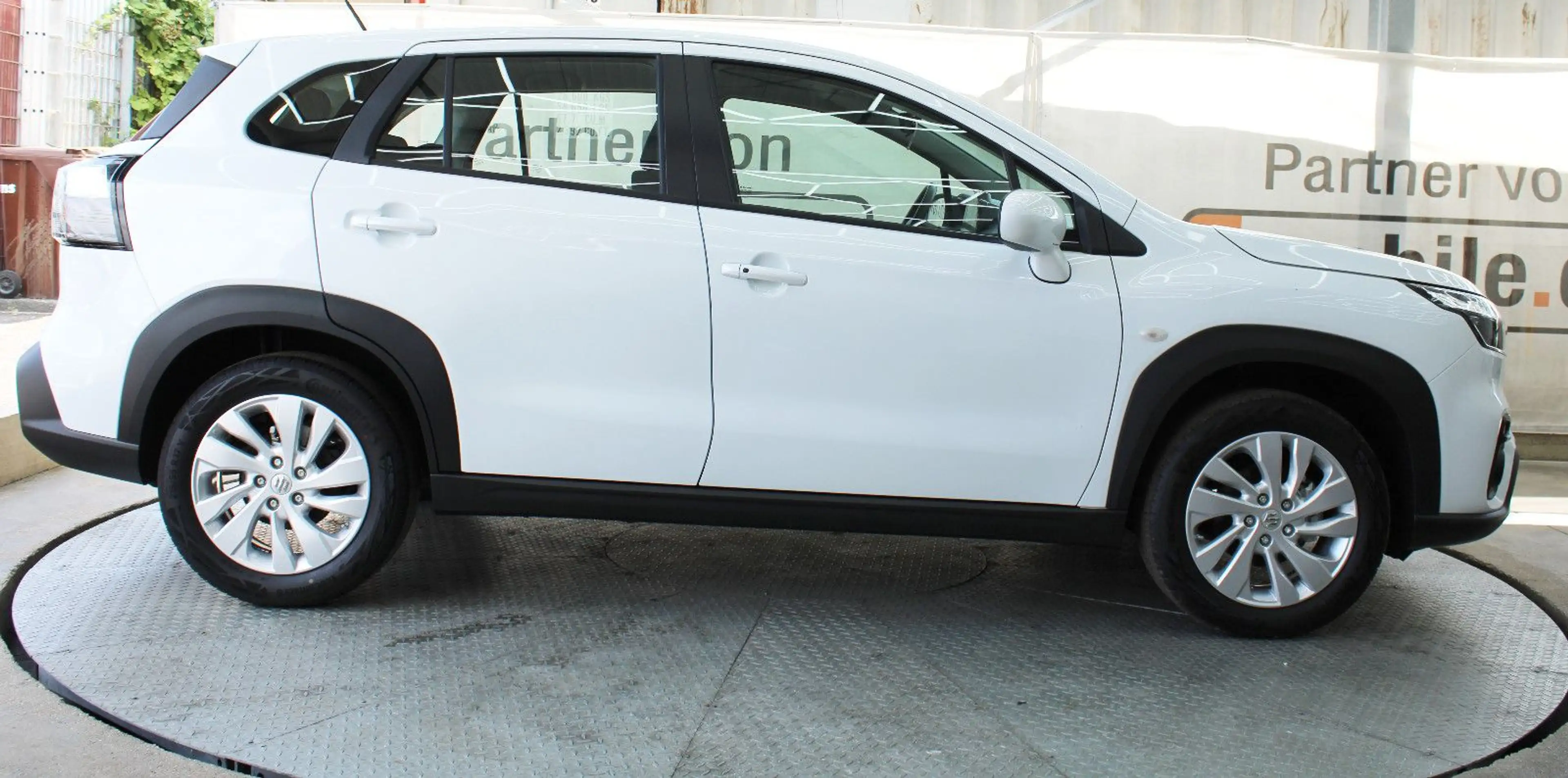 Suzuki SX4 S-Cross *Tageszulassung* *Mildhybrid* — photo 11