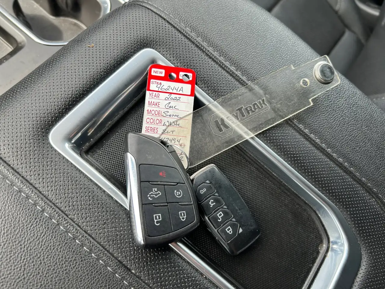 GMC Sierra 1500 снимка GMC Sierra 1500