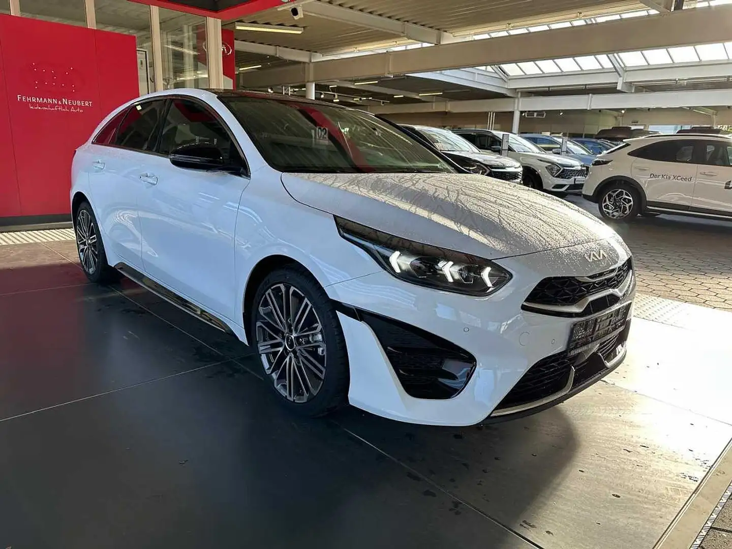 Kia ProCeed / pro_cee'd 1.5T DCT7 GTL TEC GD 18Z LEDER Blanc - 2
