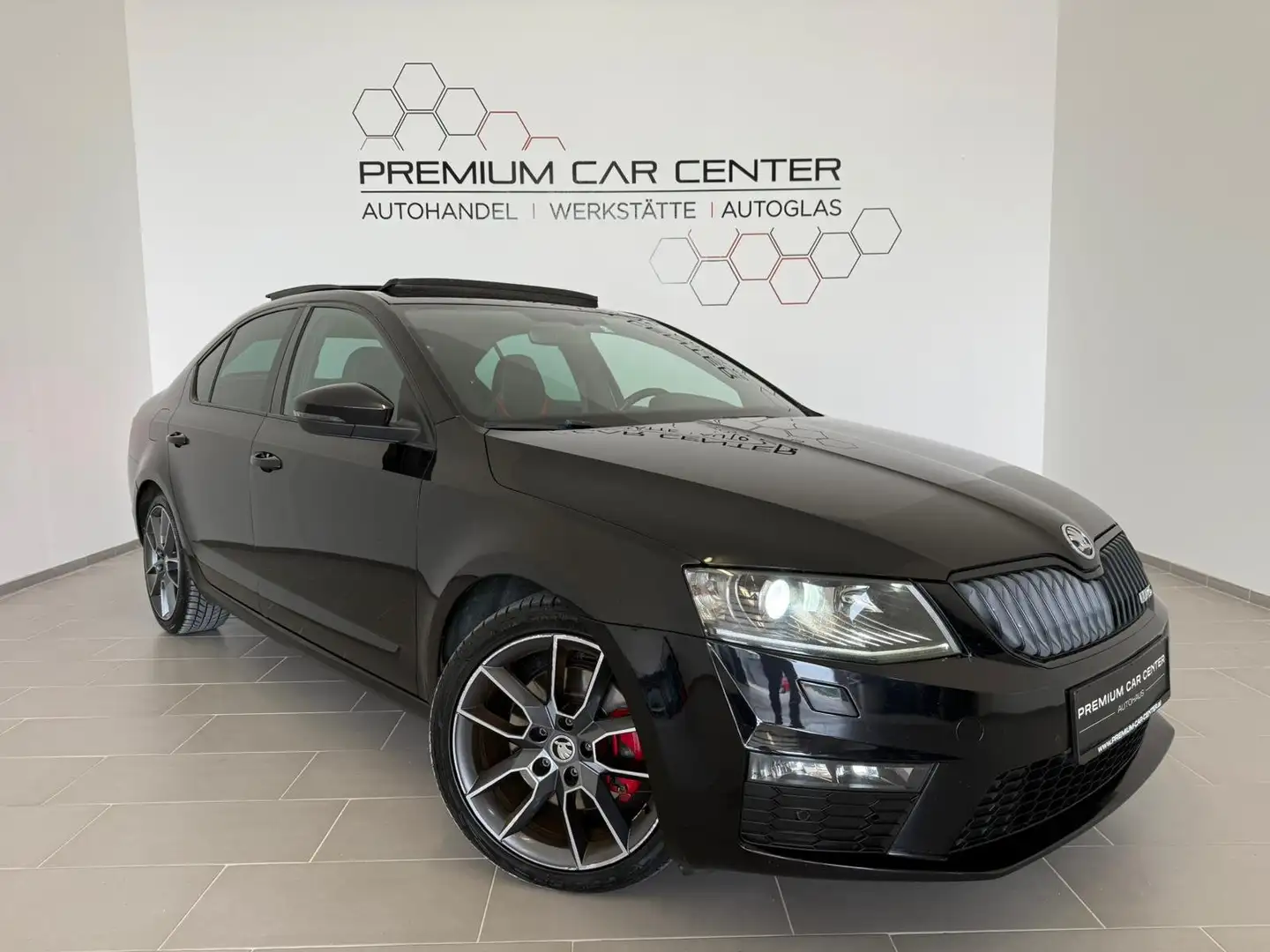 Skoda Octavia 2,0 TDI RS PANO-DACH / KAMERA / NAVI / XENON / ALU Schwarz - 1