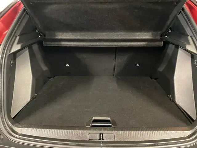 Peugeot 2008 view 9