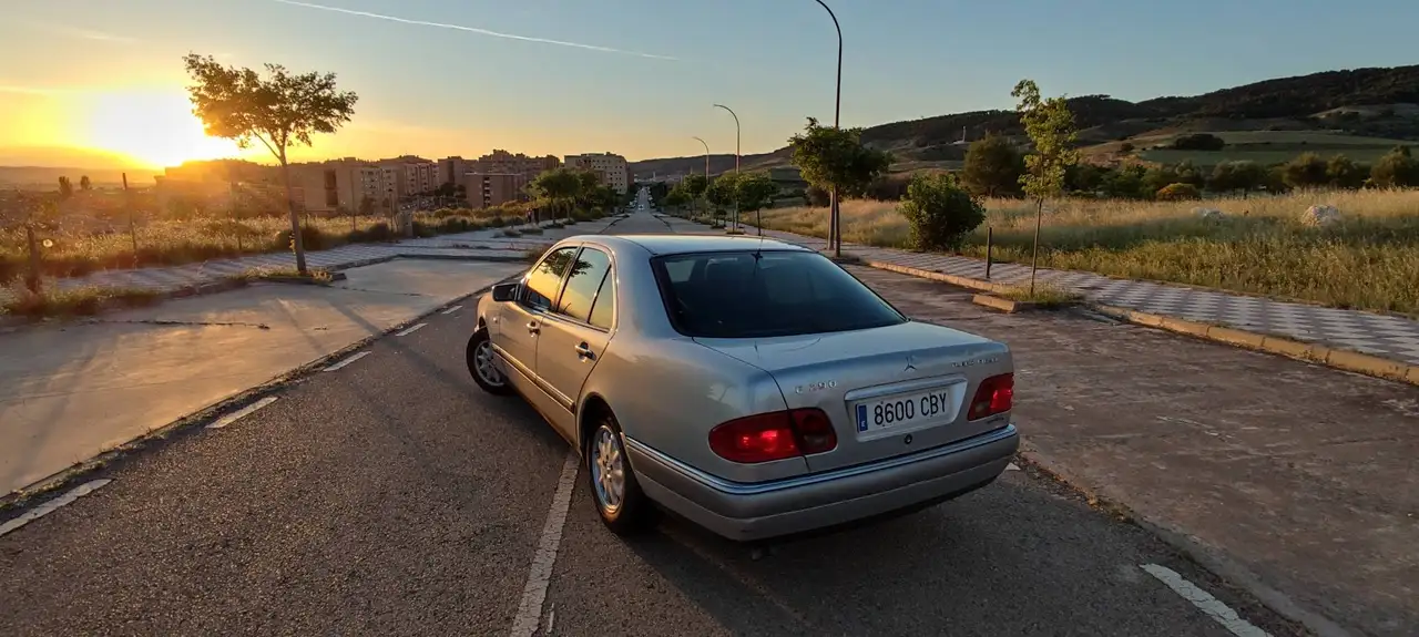 Mercedes-Benz E 290 TD, foto 5