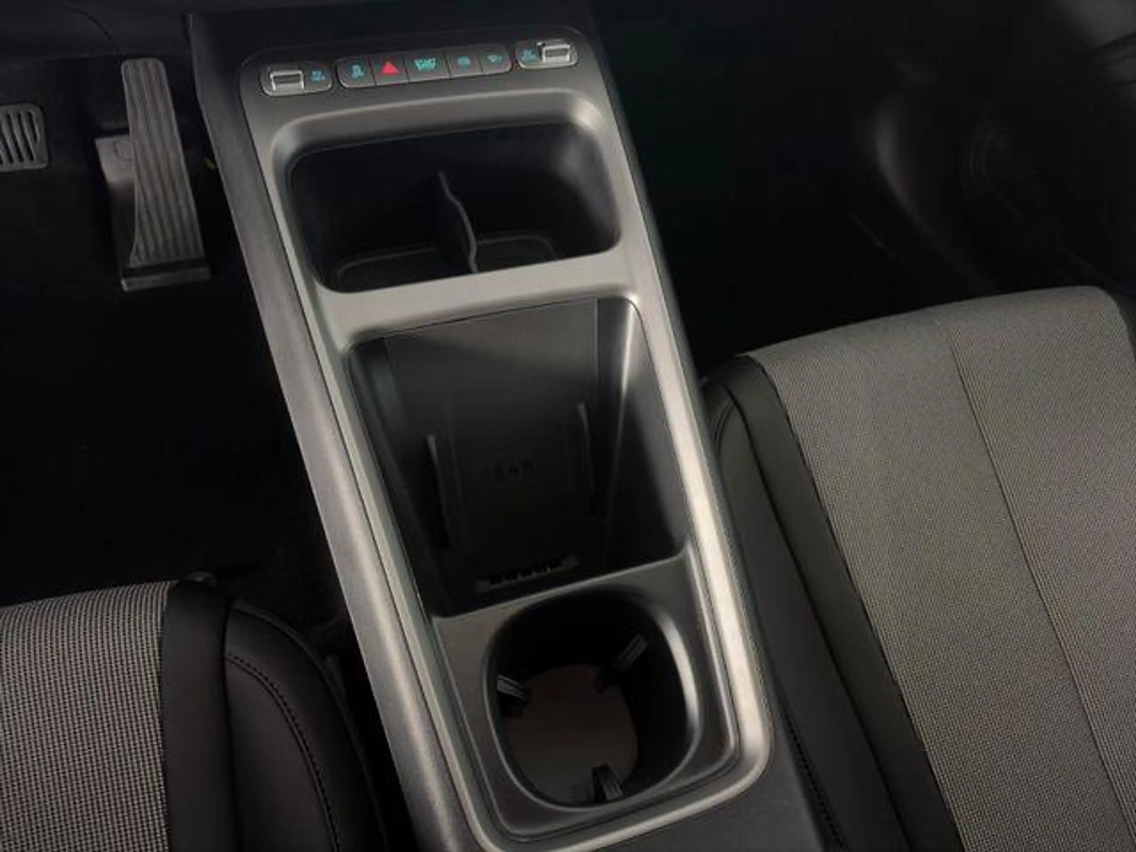 BYD Dolphin G DM-i Comfort /PANO/SHZ/SOFORT 156 kW (212 PS), ... — photo 14