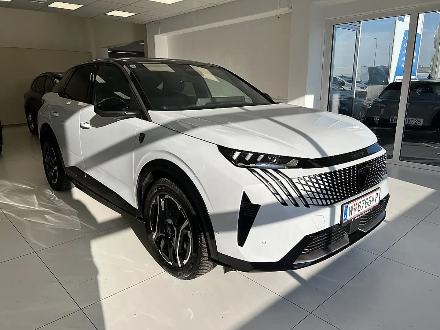 Peugeot 3008 Elektro 210 73kWh GT Weiß - 2