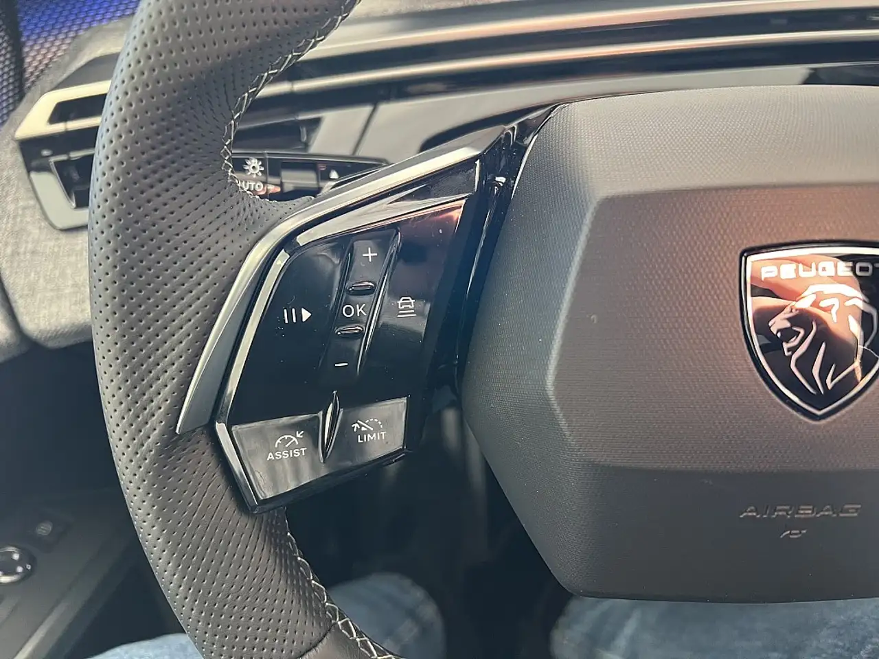Peugeot 3008 Elektro 210 73kWh GT 9