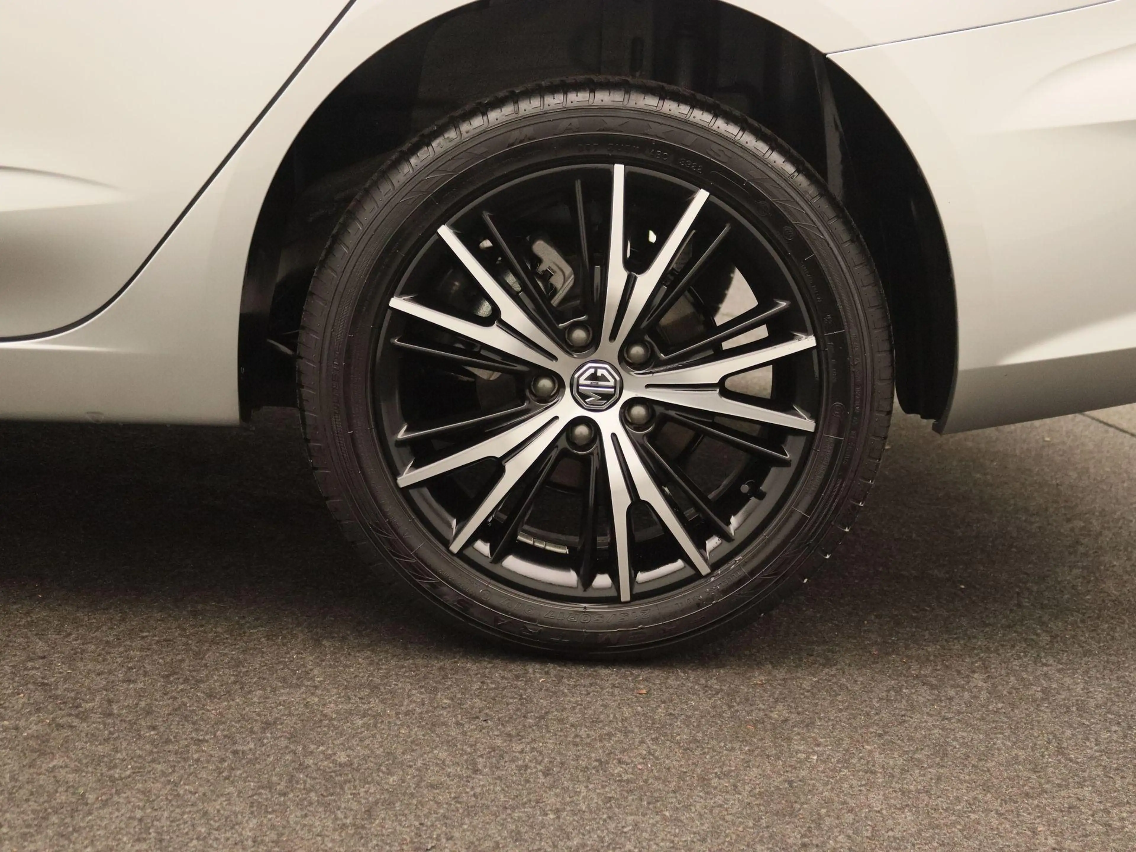 MG MG5 Electric Long Range Luxury 61 kWh Final Edition | — photo 14