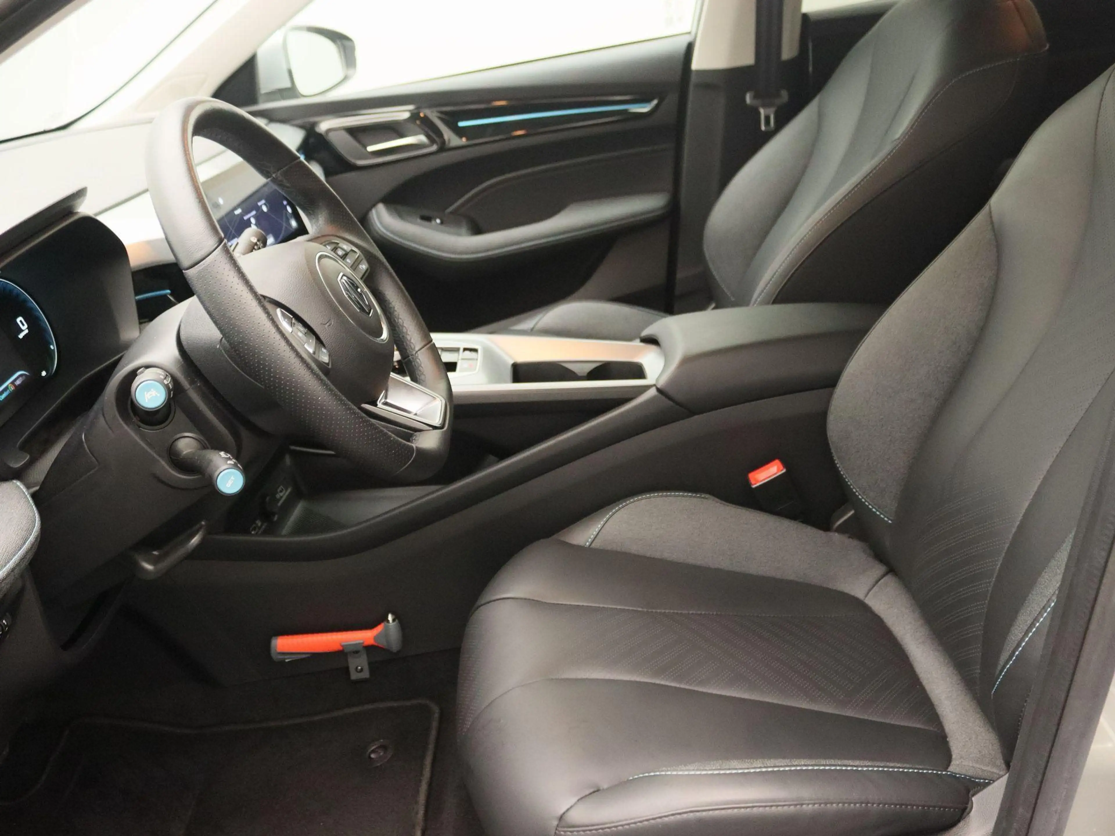 MG MG5 Electric Long Range Luxury 61 kWh Final Edition | — photo 11