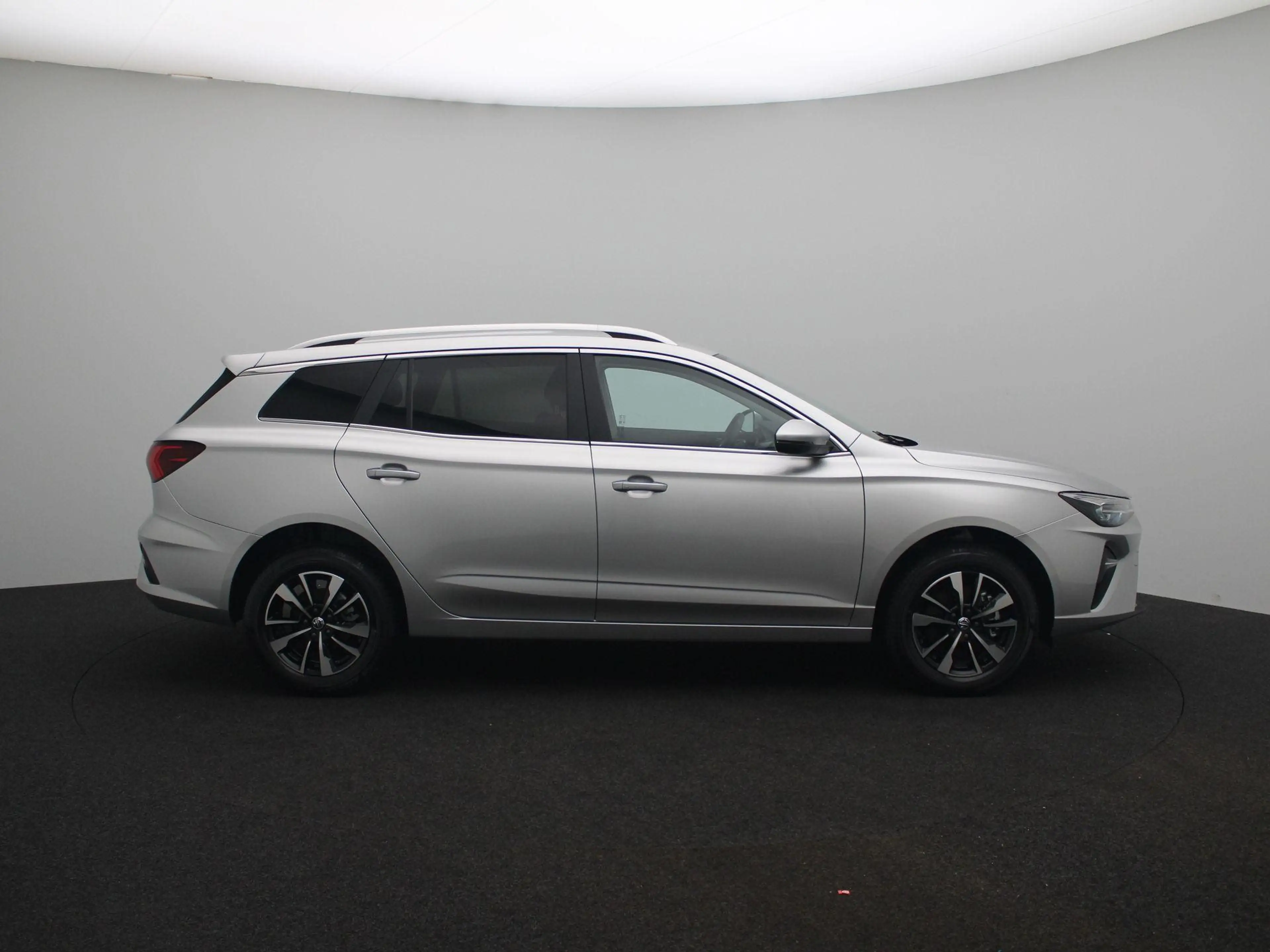 MG MG5 Electric Long Range Luxury 61 kWh Final Edition | — photo 5