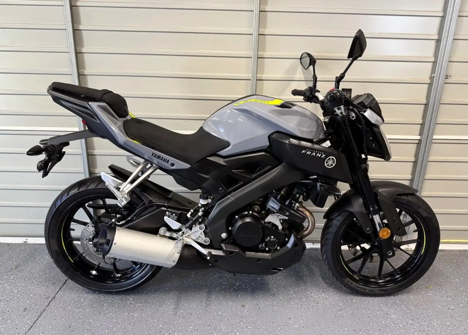 Yamaha MT-125 Gris - 1