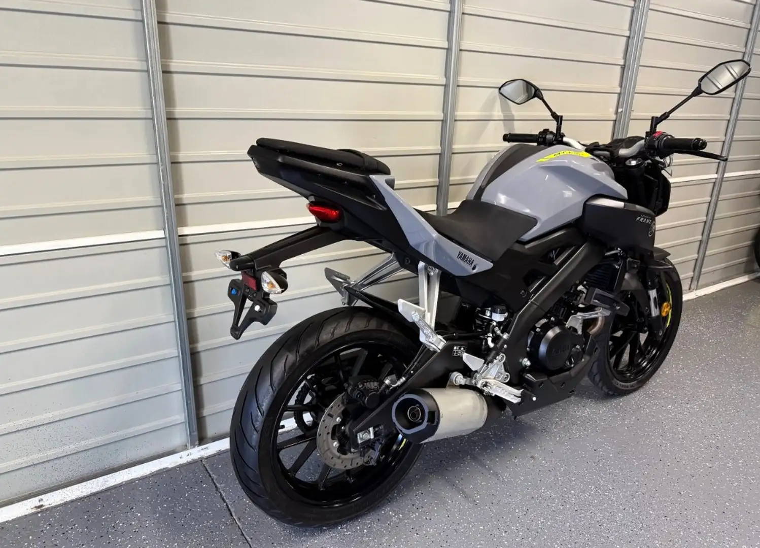 Yamaha MT-125 Gris - 2