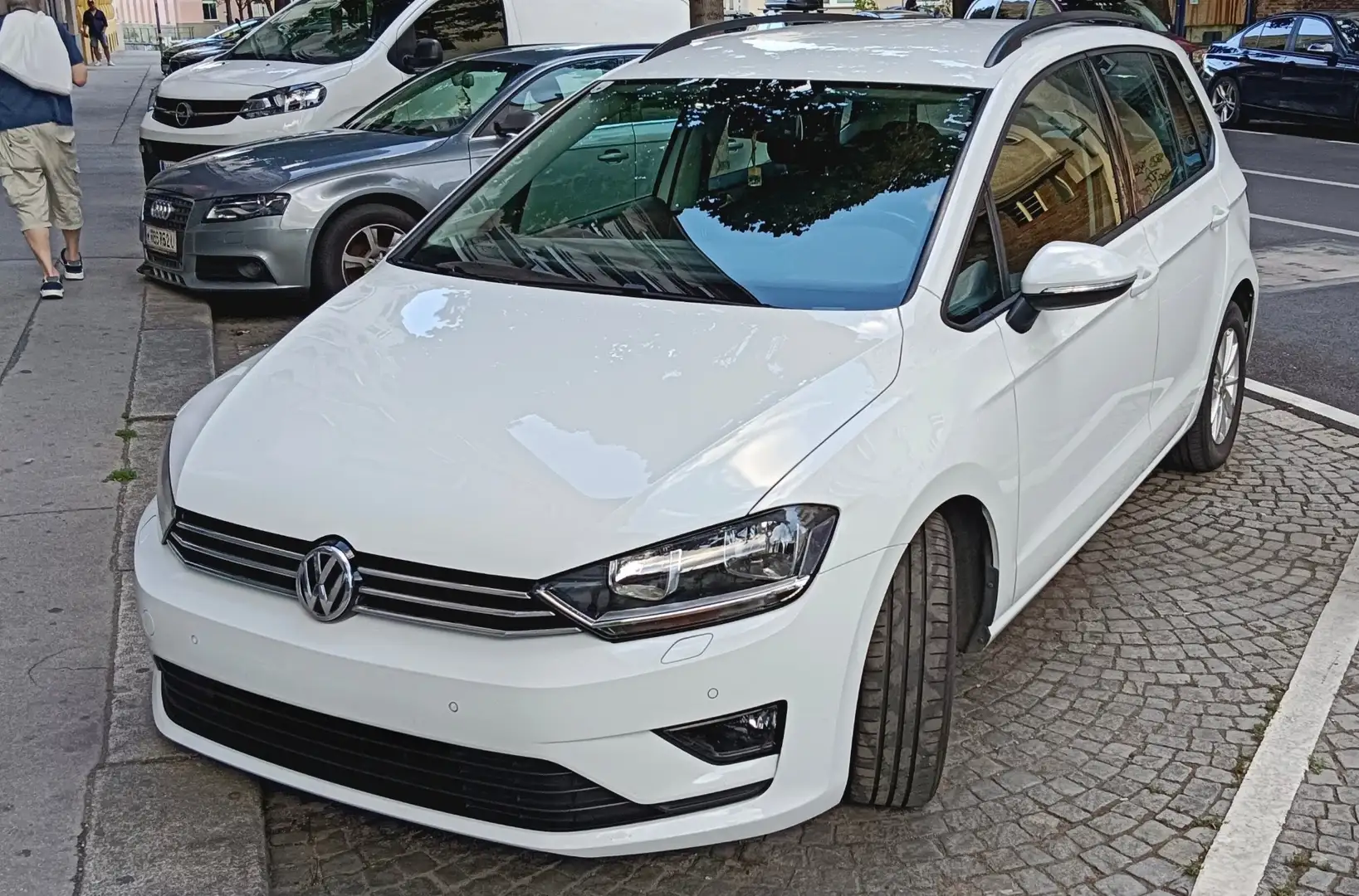 Volkswagen Golf Sportsvan Golf Sportsvan BMT 1,2 TSI Weiß - 1