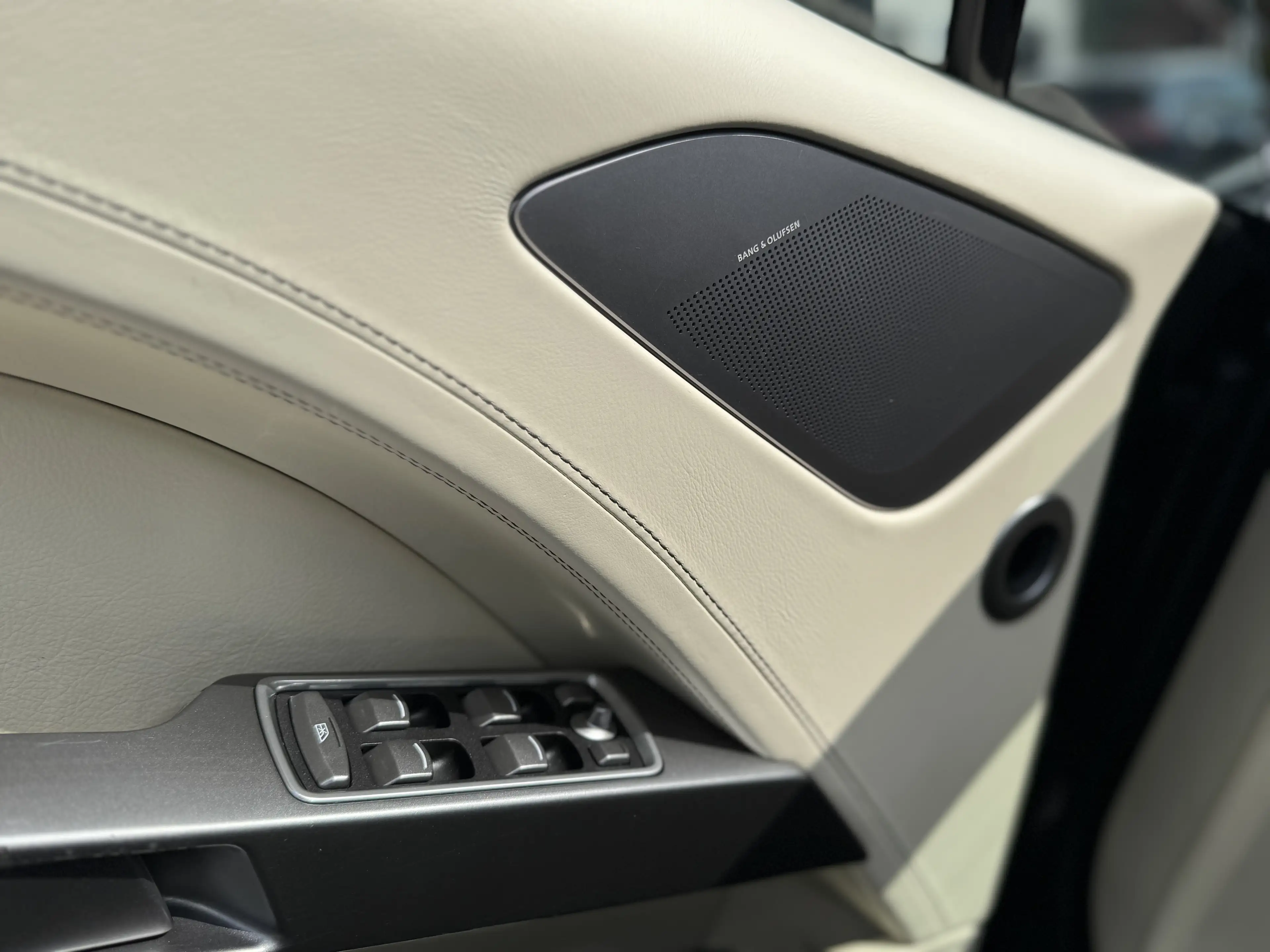 Aston Martin Rapide Rapide 5.9i V12 Touchtronic — photo 11