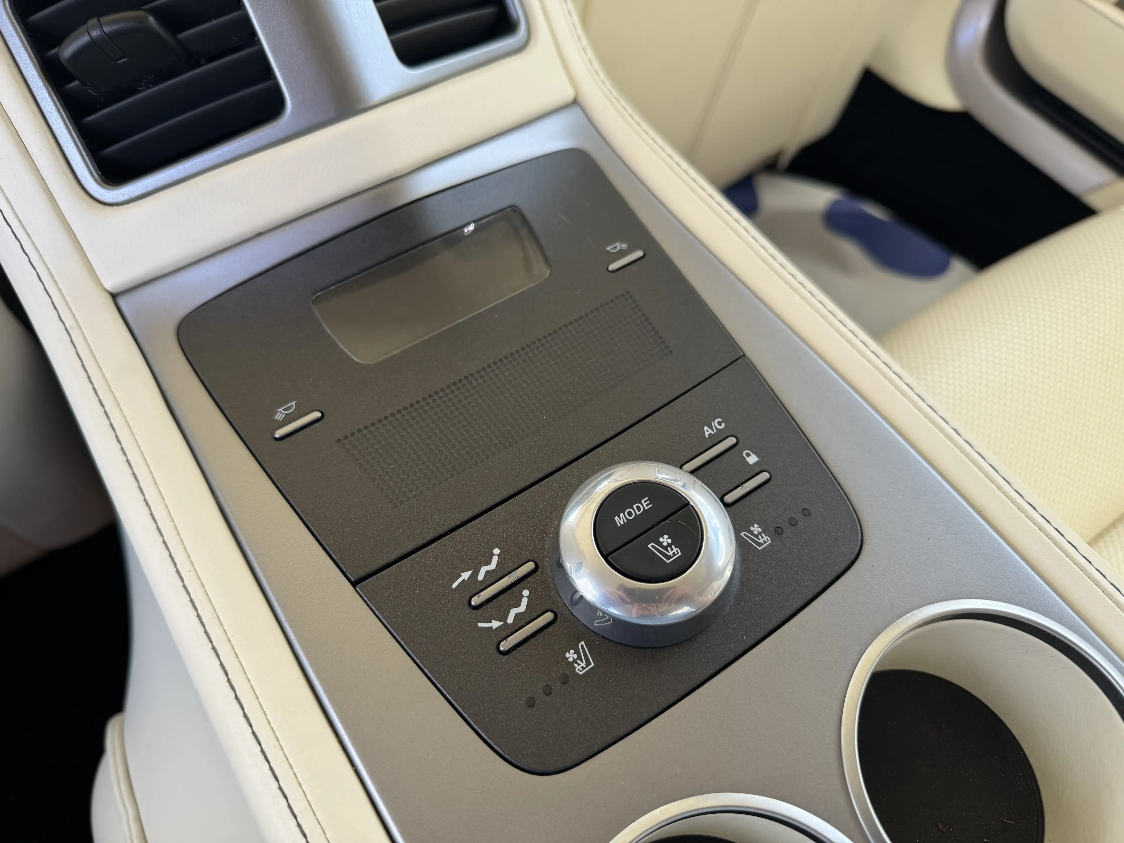 Aston Martin Rapide Rapide 5.9i V12 Touchtronic — photo 13