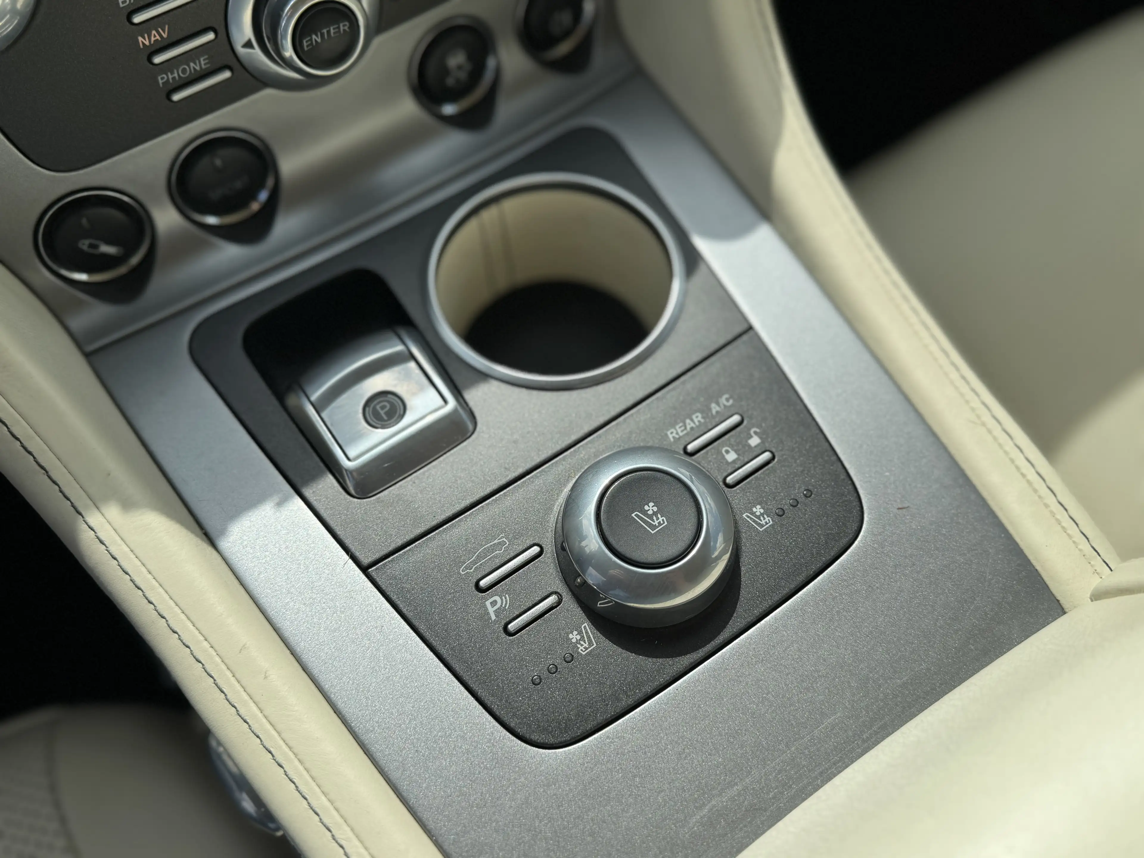 Aston Martin Rapide Rapide 5.9i V12 Touchtronic — photo 8