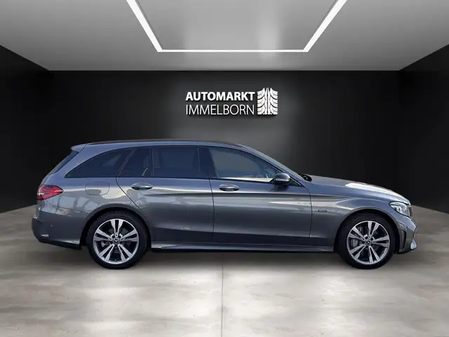 Mercedes-Benz C-Class view 11