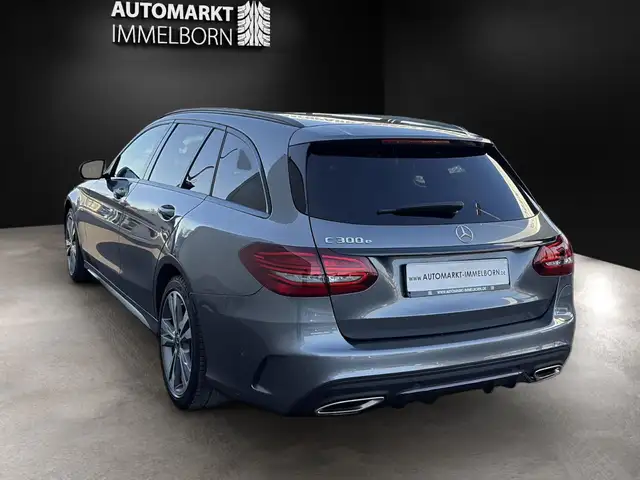 Mercedes-Benz C-Class view 5