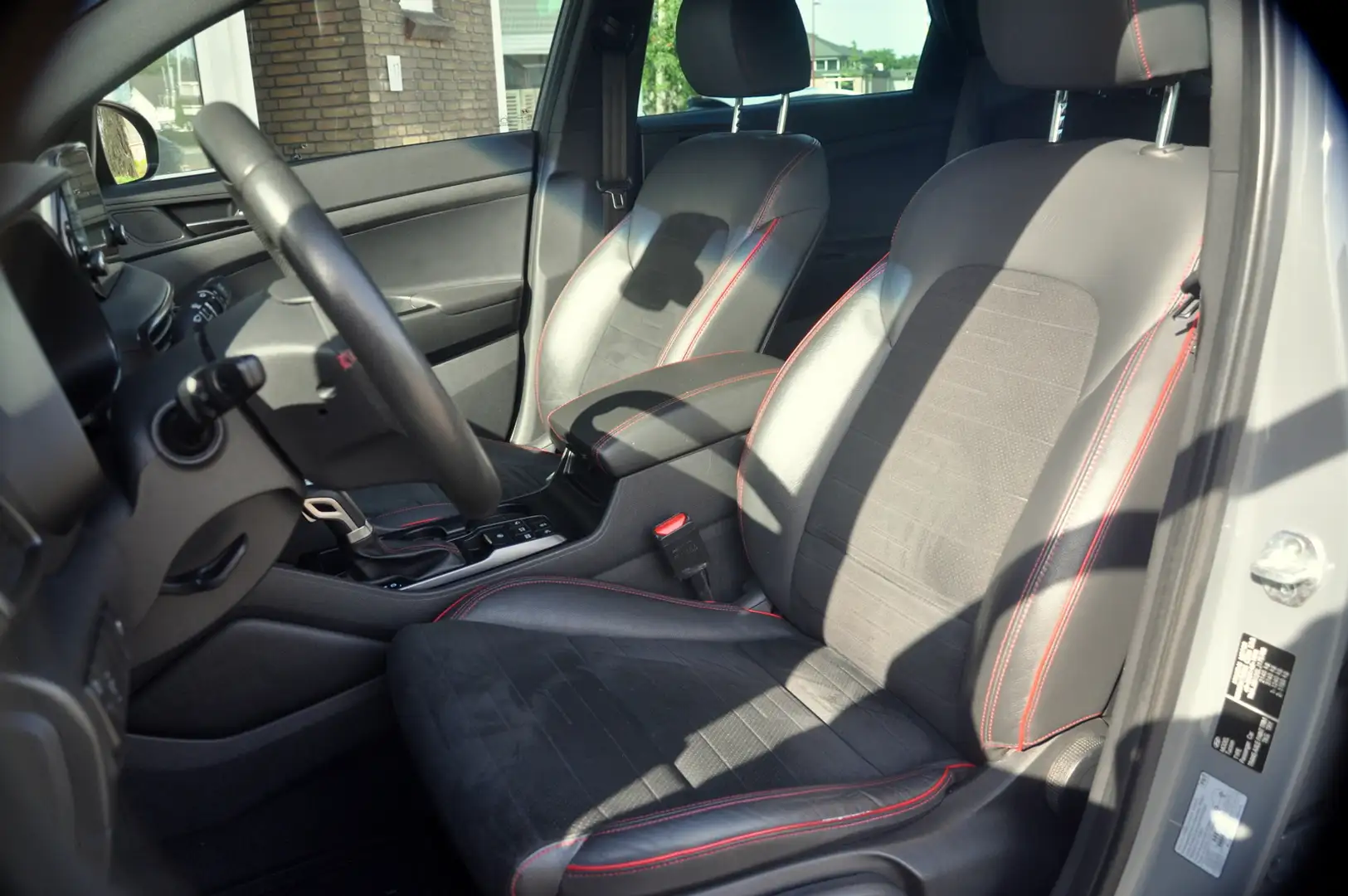 Hyundai TUCSON 1.6 T-GDI N-Line 177 PK | Camera | Trekhaak | Mooi Gris - 2