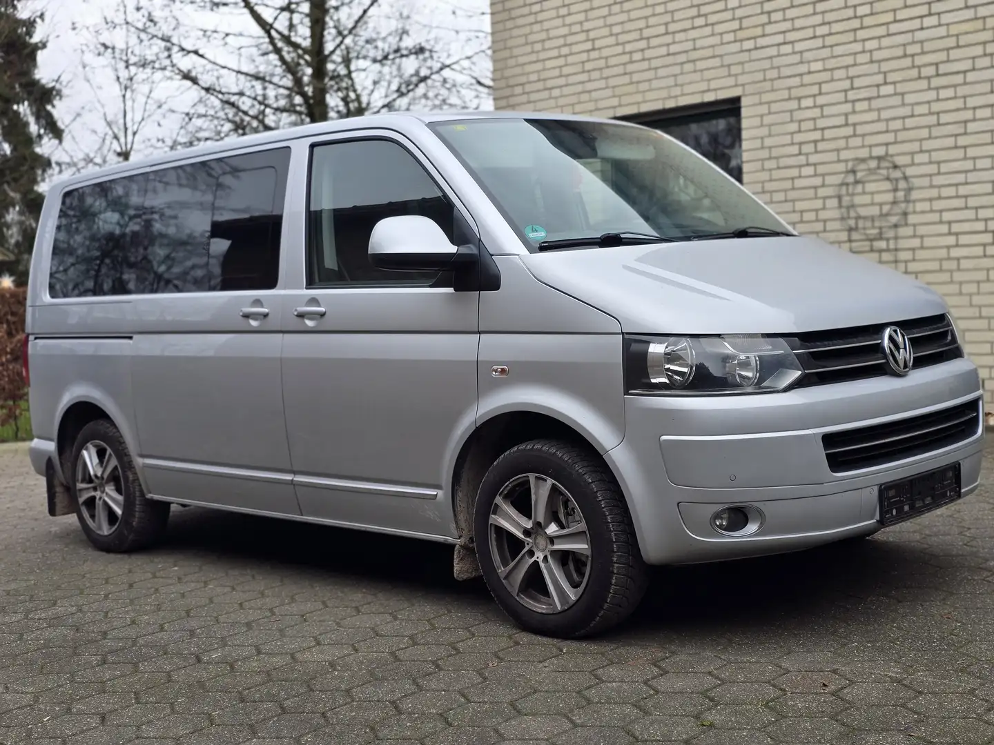 Volkswagen T5 Multivan 4Motion Highlline Grau - 2