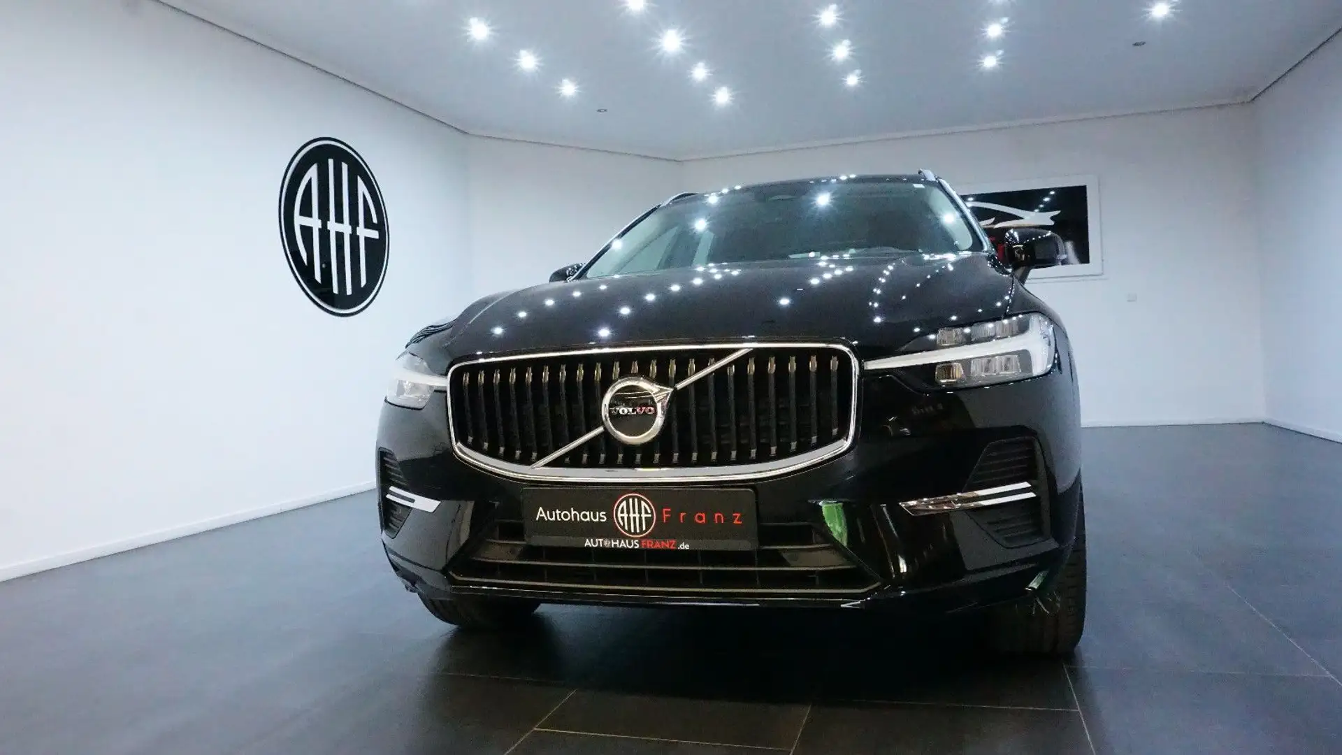 Volvo XC60 Momentum Pro 2WD*KAM*SHZ*Carplay*1HD Schwarz - 2