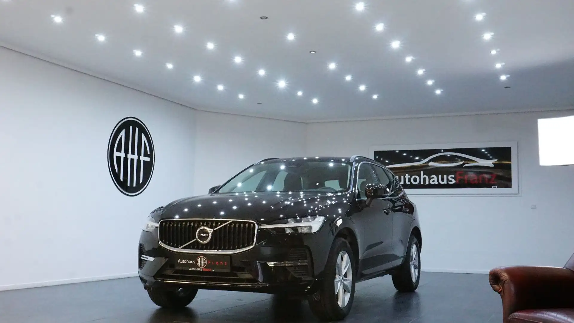 Volvo XC60 Momentum Pro 2WD*KAM*SHZ*Carplay*1HD Schwarz - 1