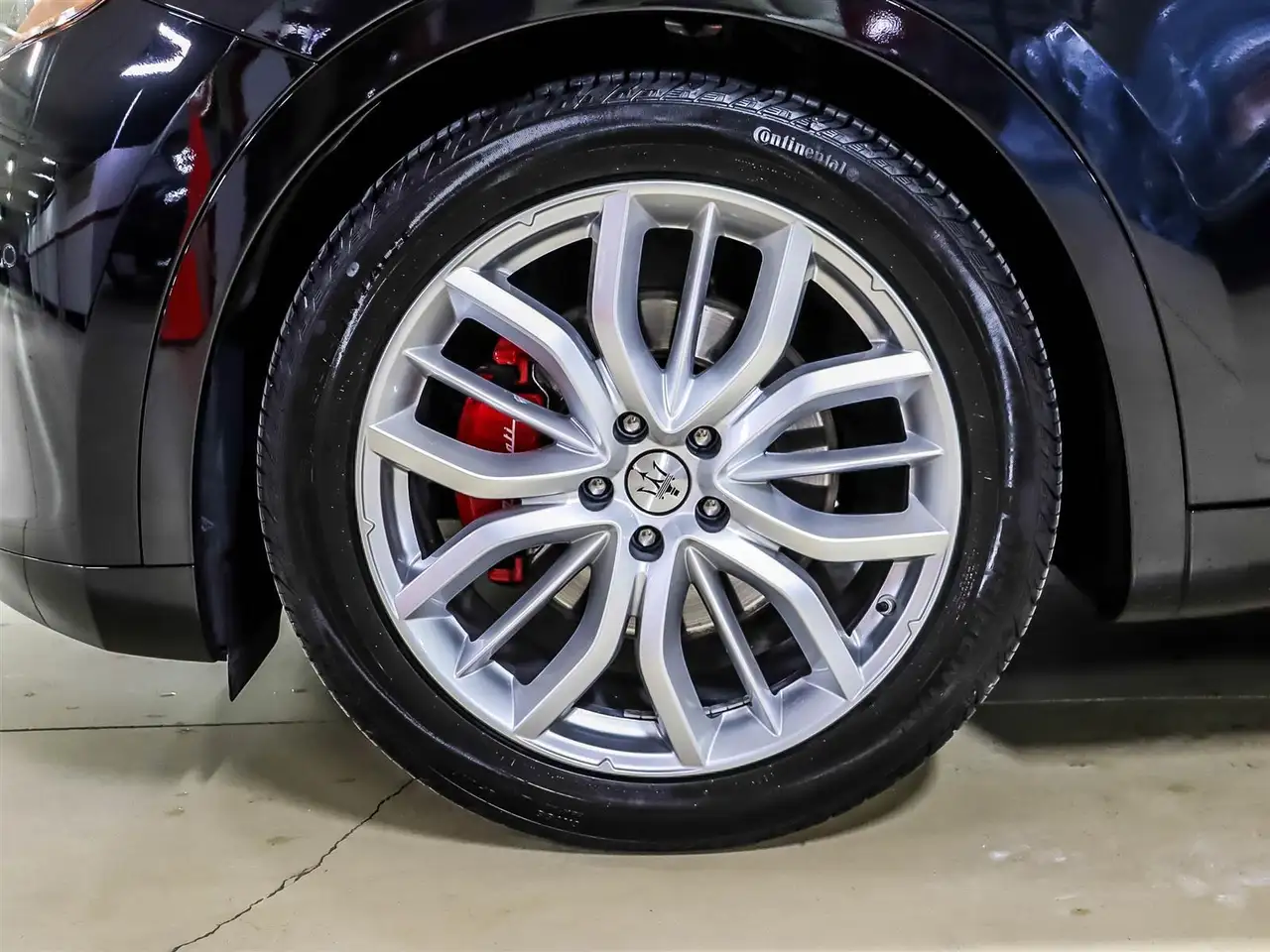 Maserati Levante снимка Maserati Levante