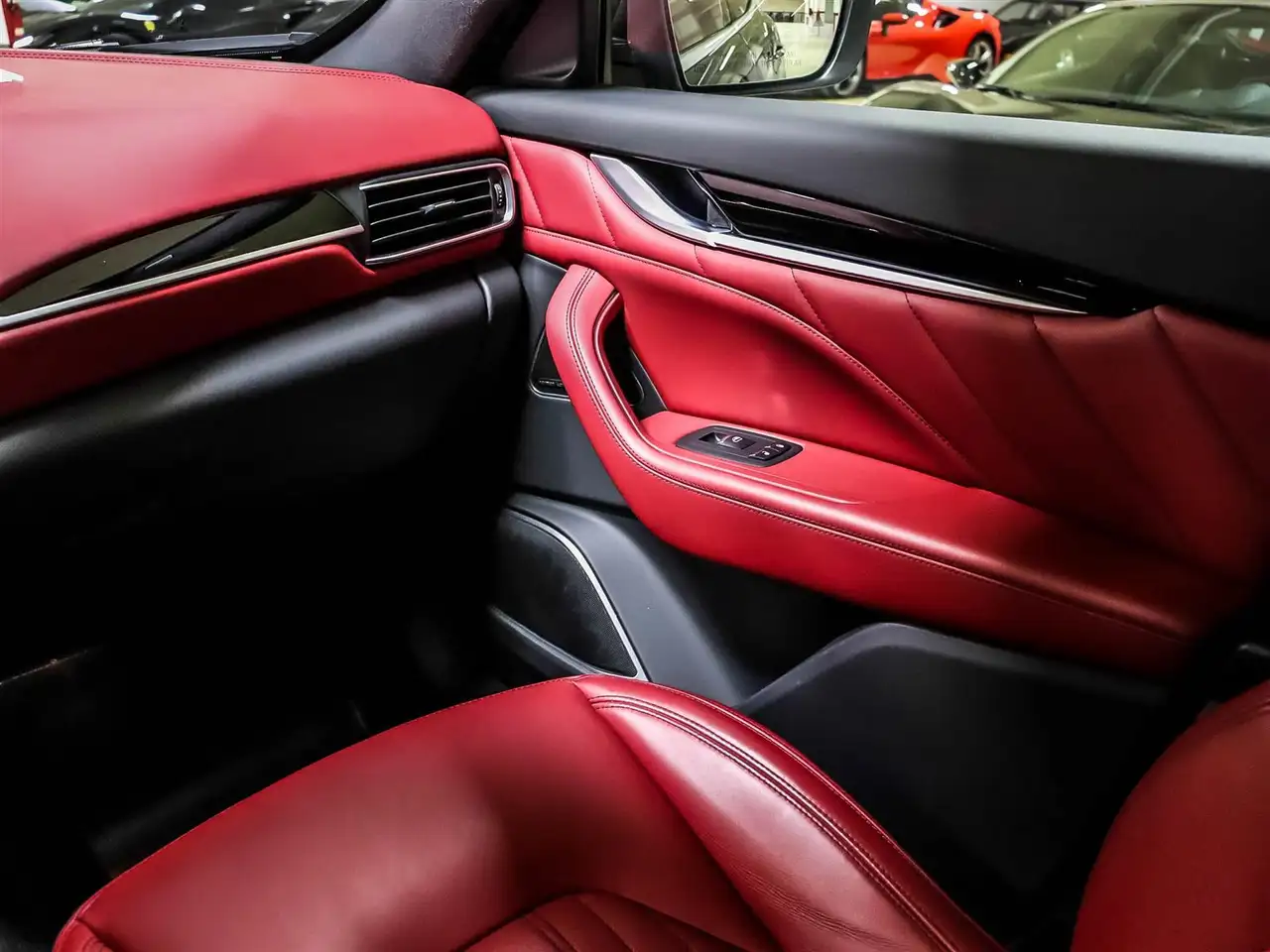 Maserati Levante снимка Maserati Levante