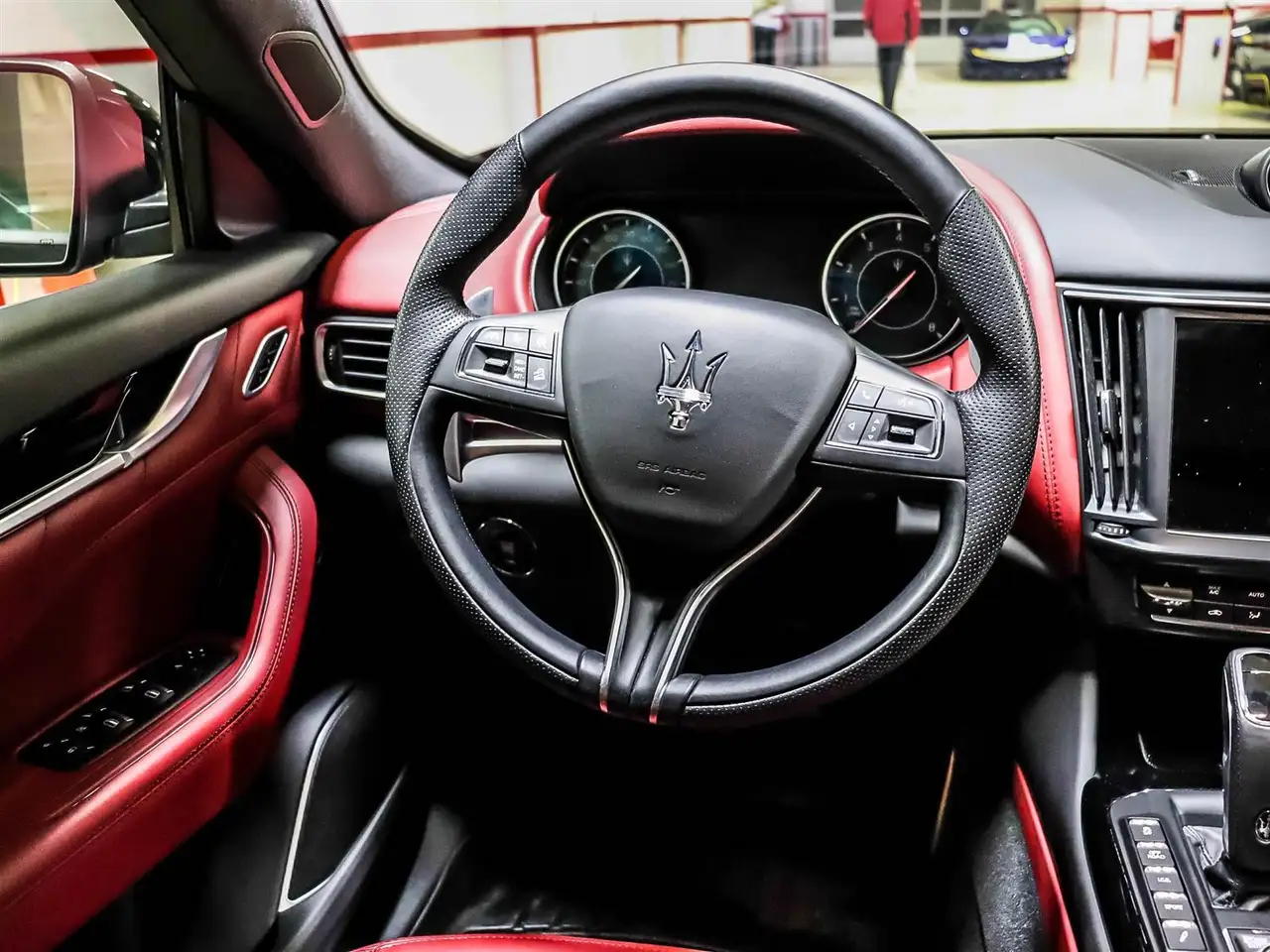 Maserati Levante снимка Maserati Levante