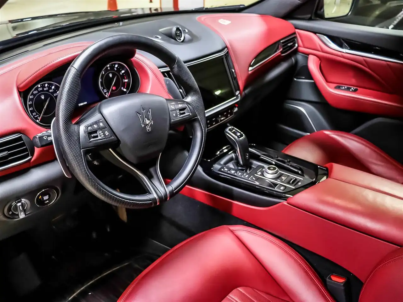 Maserati Levante снимка Maserati Levante