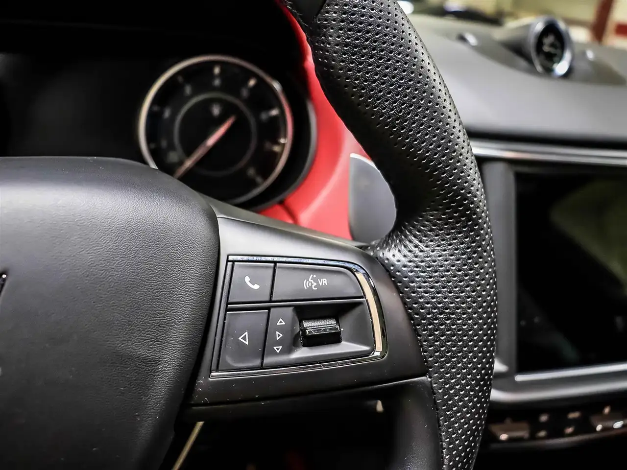 Maserati Levante снимка Maserati Levante