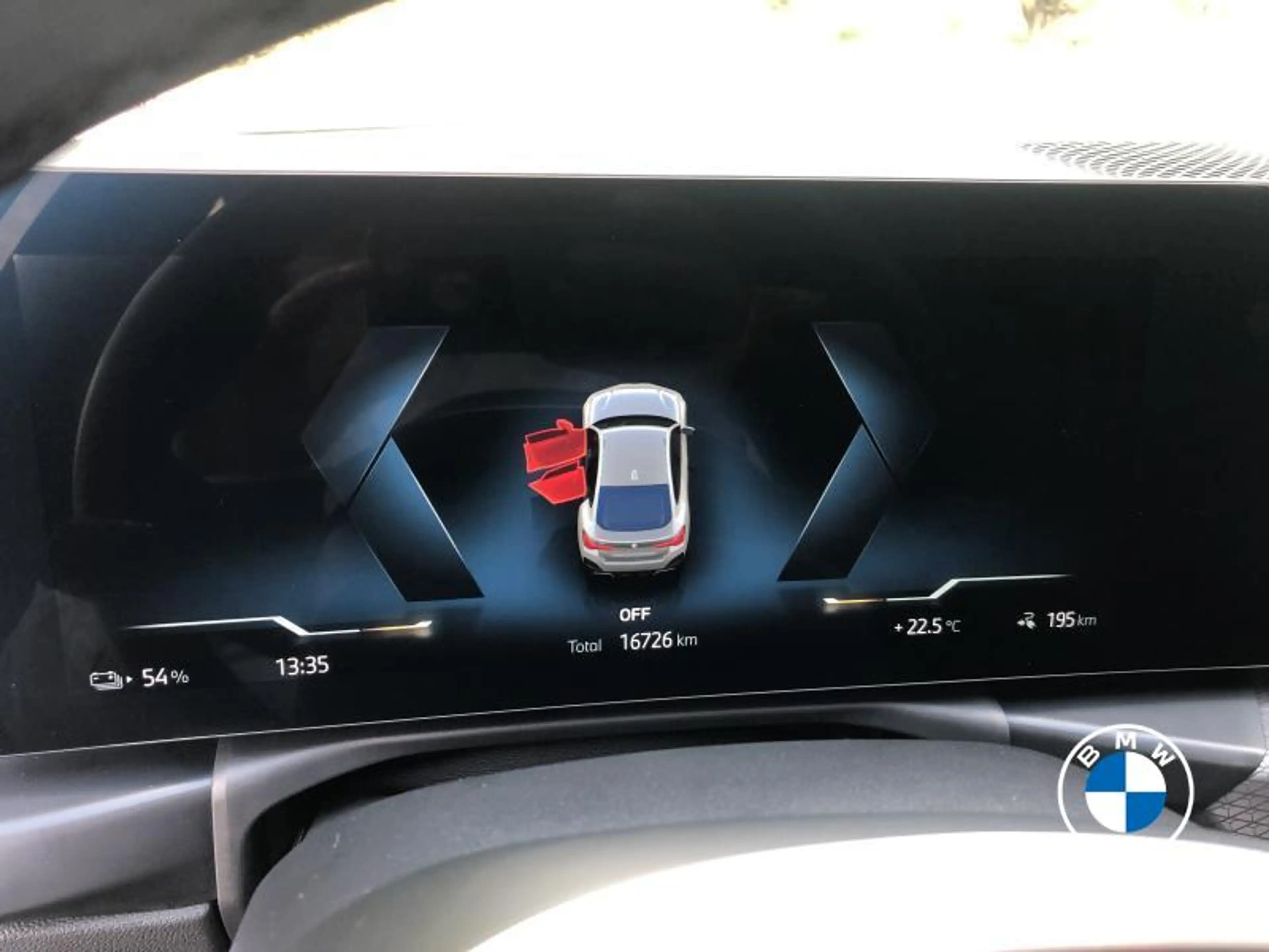 BMW i4 Msportpro pano trekh hifi 20 — photo 11