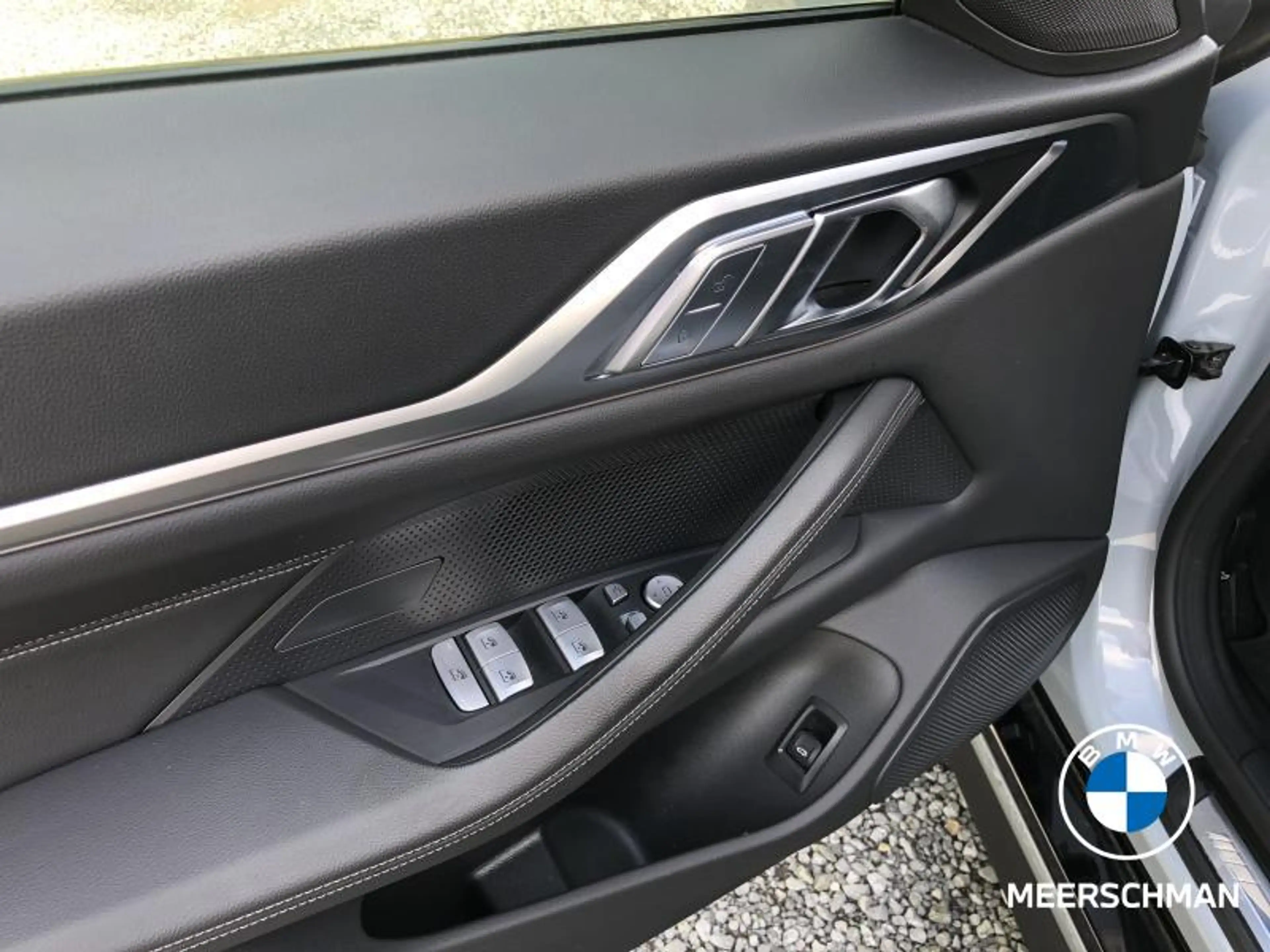 BMW i4 Msportpro pano trekh hifi 20 — photo 10