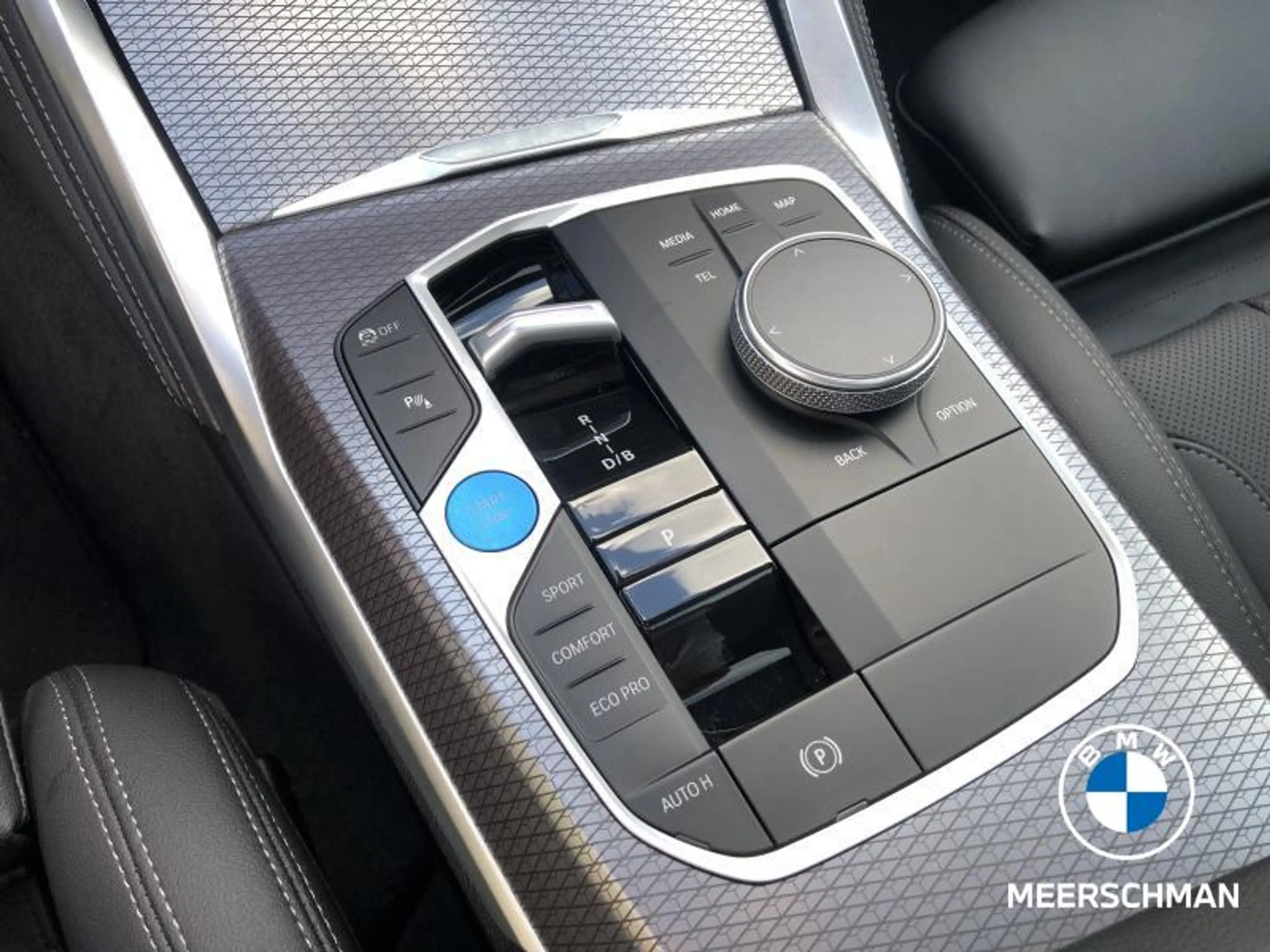 BMW i4 Msportpro pano trekh hifi 20 — photo 13
