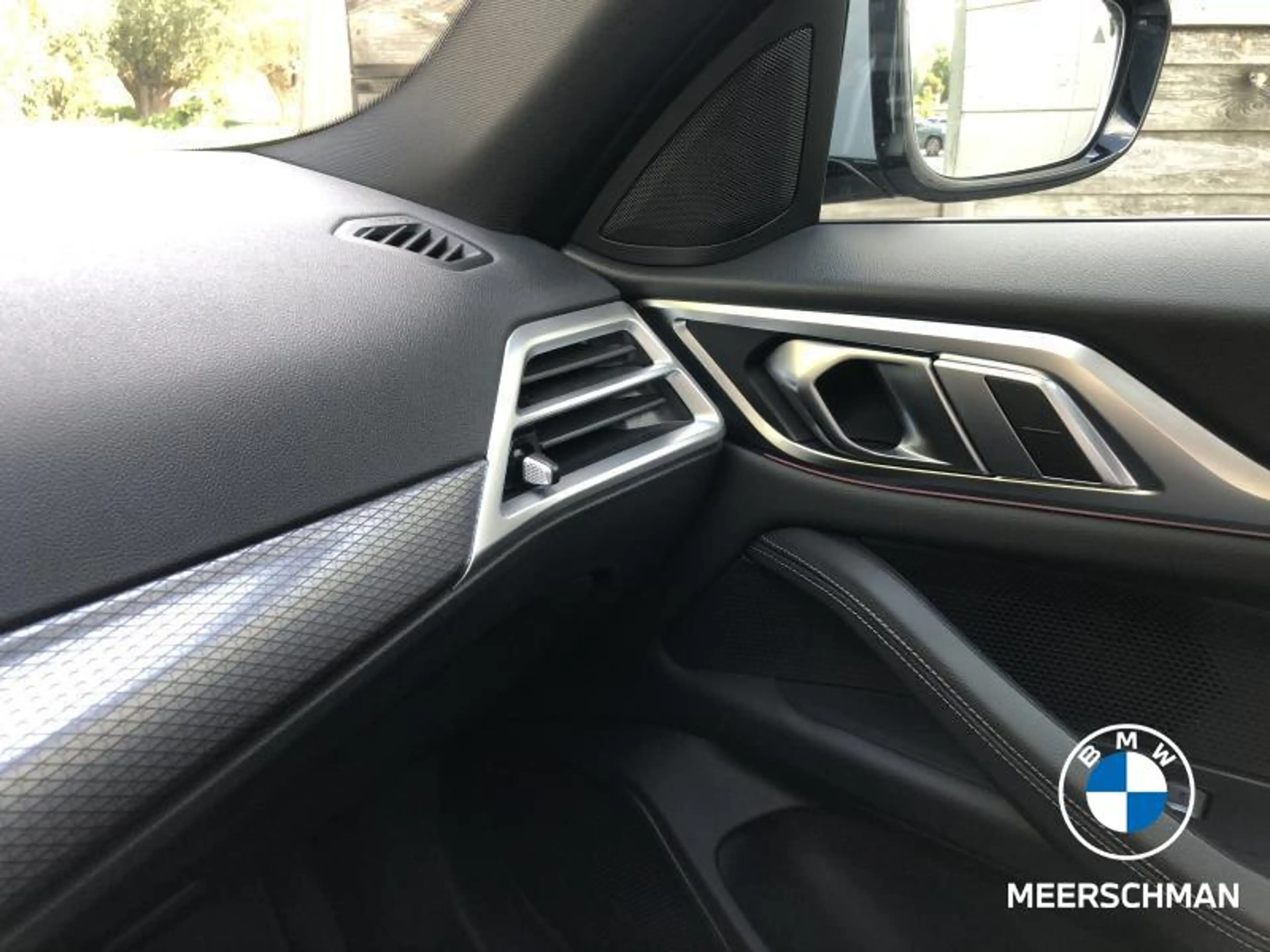 BMW i4 Msportpro pano trekh hifi 20 — photo 14