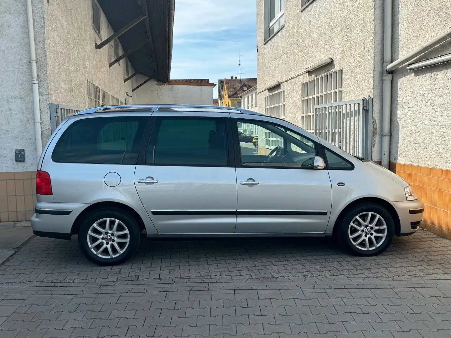 Volkswagen Sharan 1.9TDI Freestyle*Autom.*7-Sitze*Klima*AHK Silber - 2