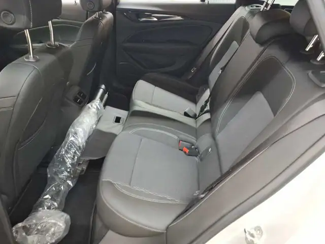 Opel Insignia view 13