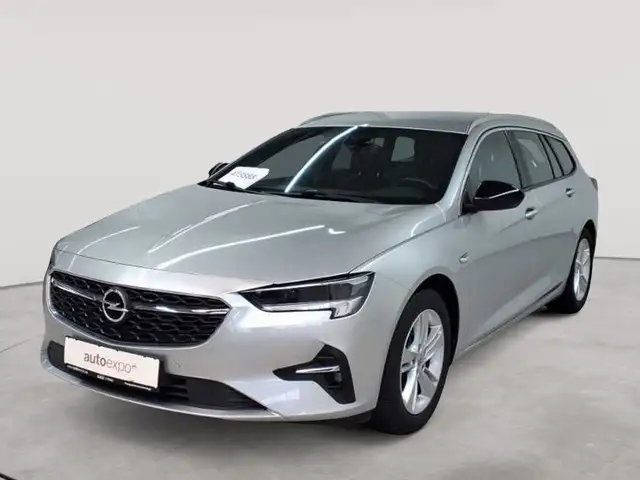 Opel Insignia view 2