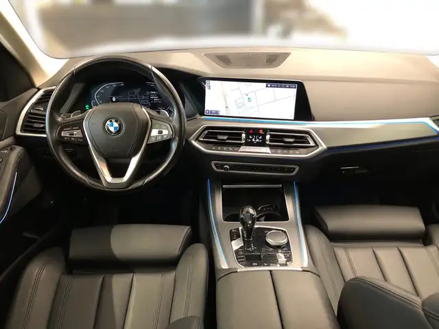 BMW X5 view 9