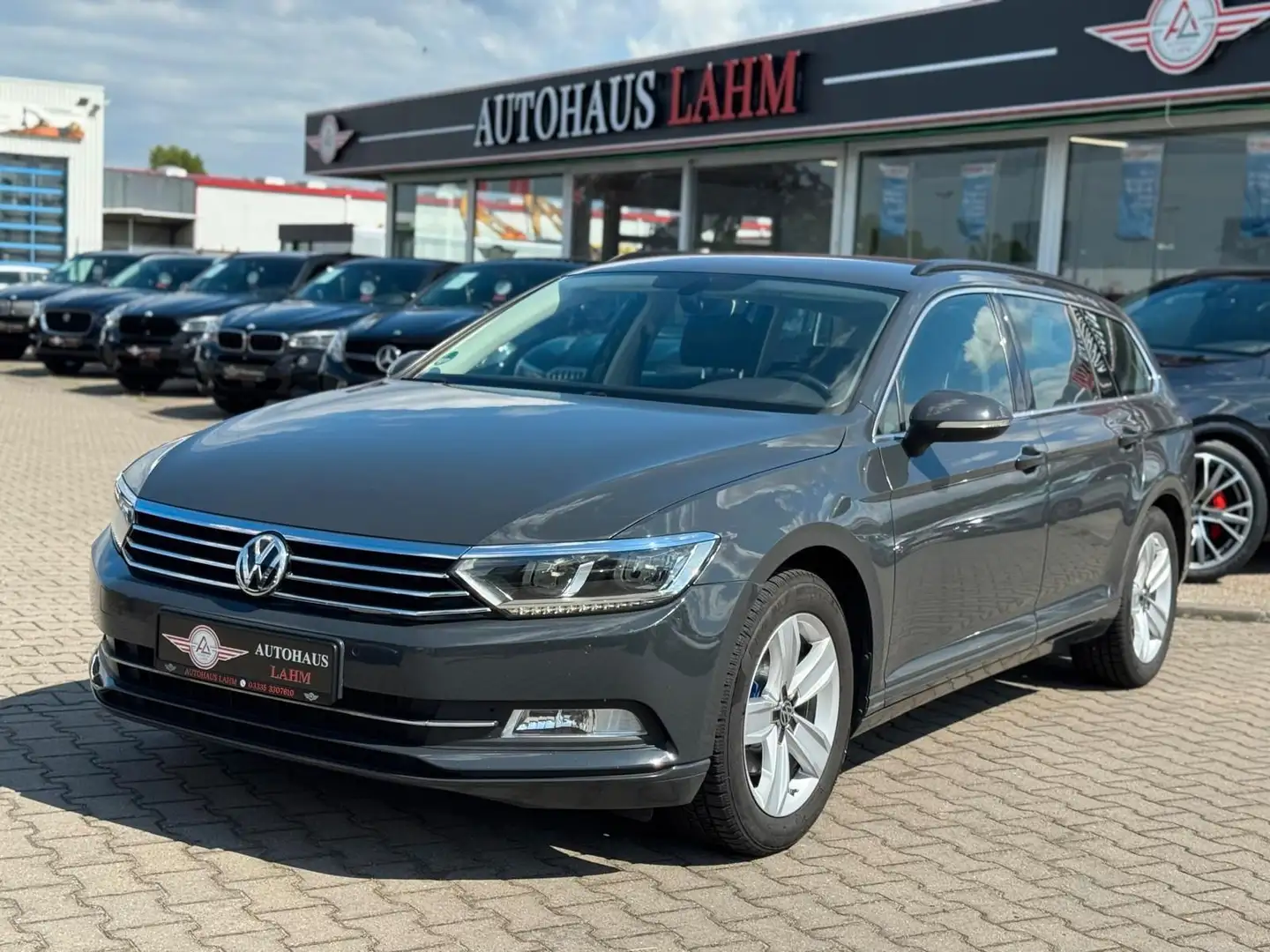 Volkswagen Passat Variant 2.0TDI DSG*LED*PDC*STANDHEIZUNG* Šedá - 2