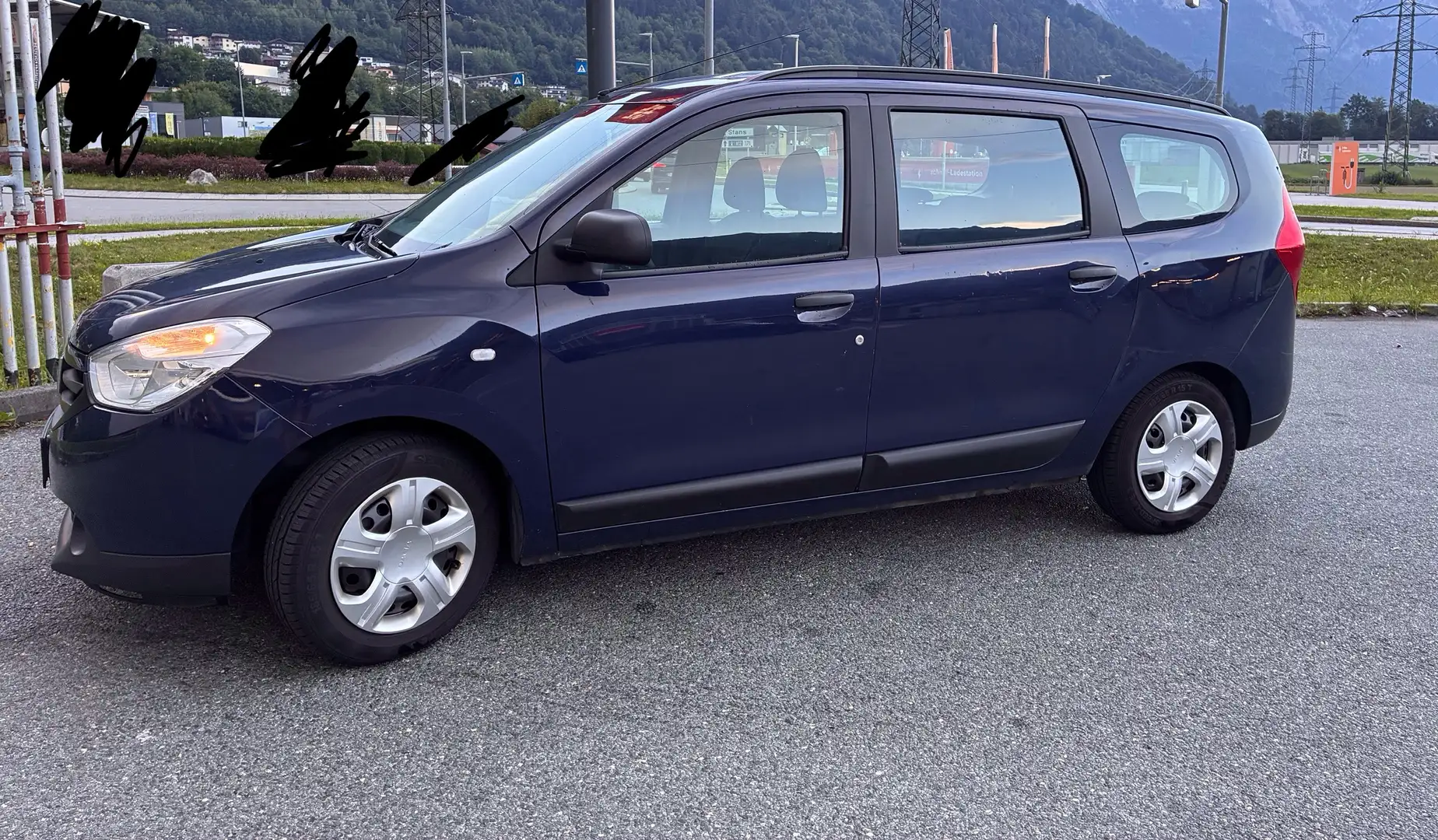 Dacia Lodgy Lodgy Ambiance 1,6 MPI 85 Ambiance Blau - 1