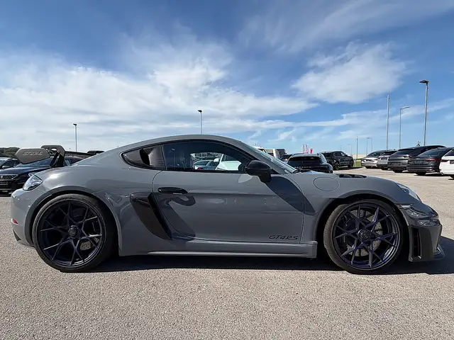 Porsche Cayman 718 Cayman GT4 RS PDK Ansicht 4
