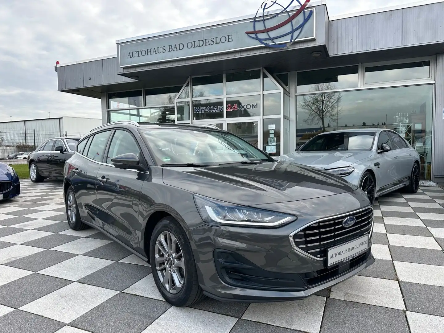 Ford Focus Turnier Titanium,Navi,AHK,Scheckh, Gris - 2