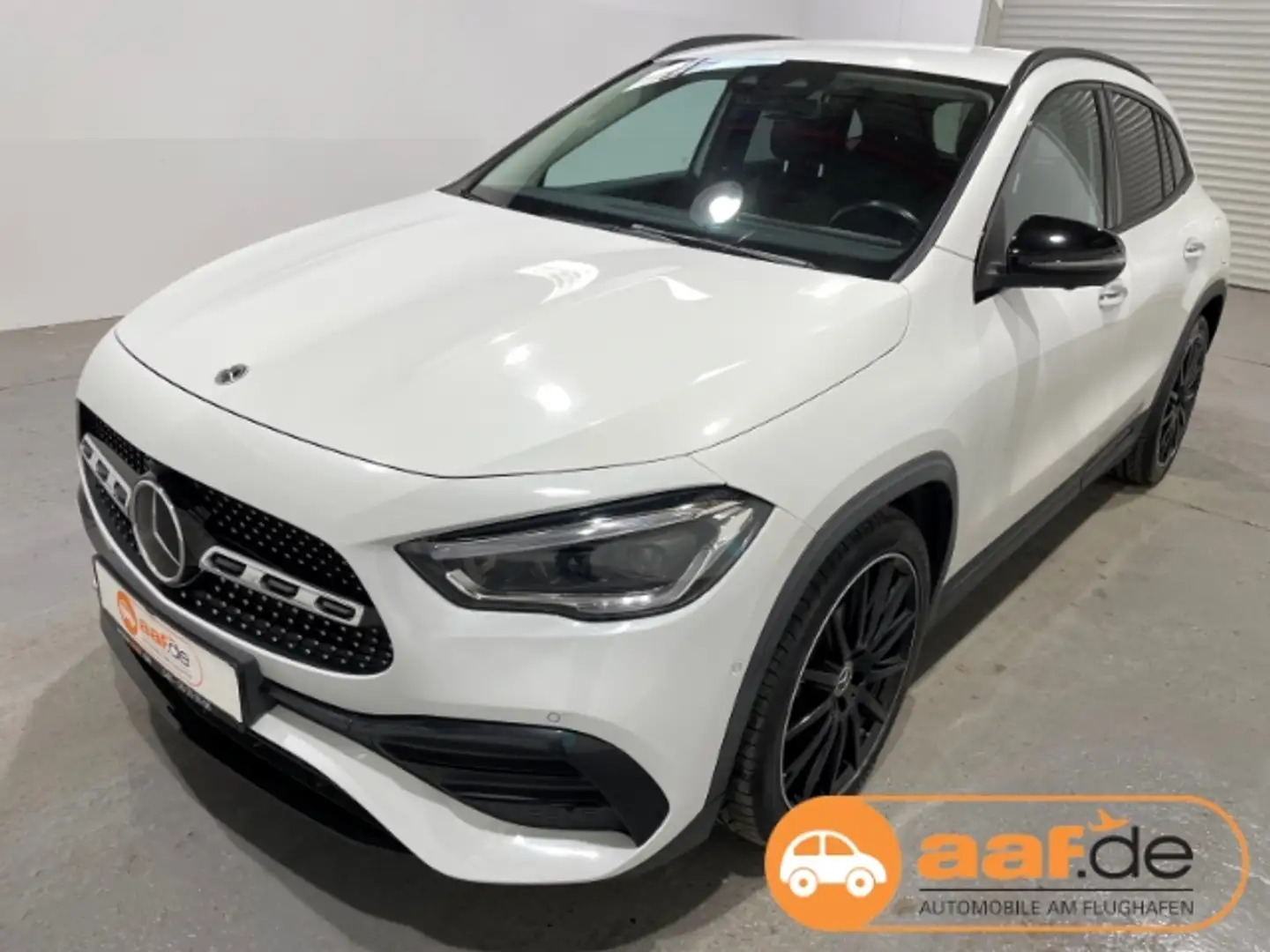 Mercedes-Benz GLA 200 d AMG-Line EU6d Navi LED ACC Widescreen Blanc - 1