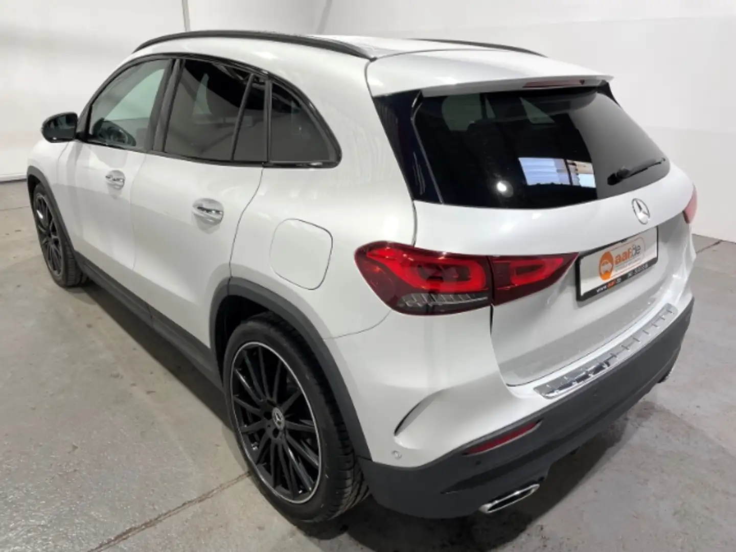 Mercedes-Benz GLA 200 d AMG-Line EU6d Navi LED ACC Widescreen Blanc - 2