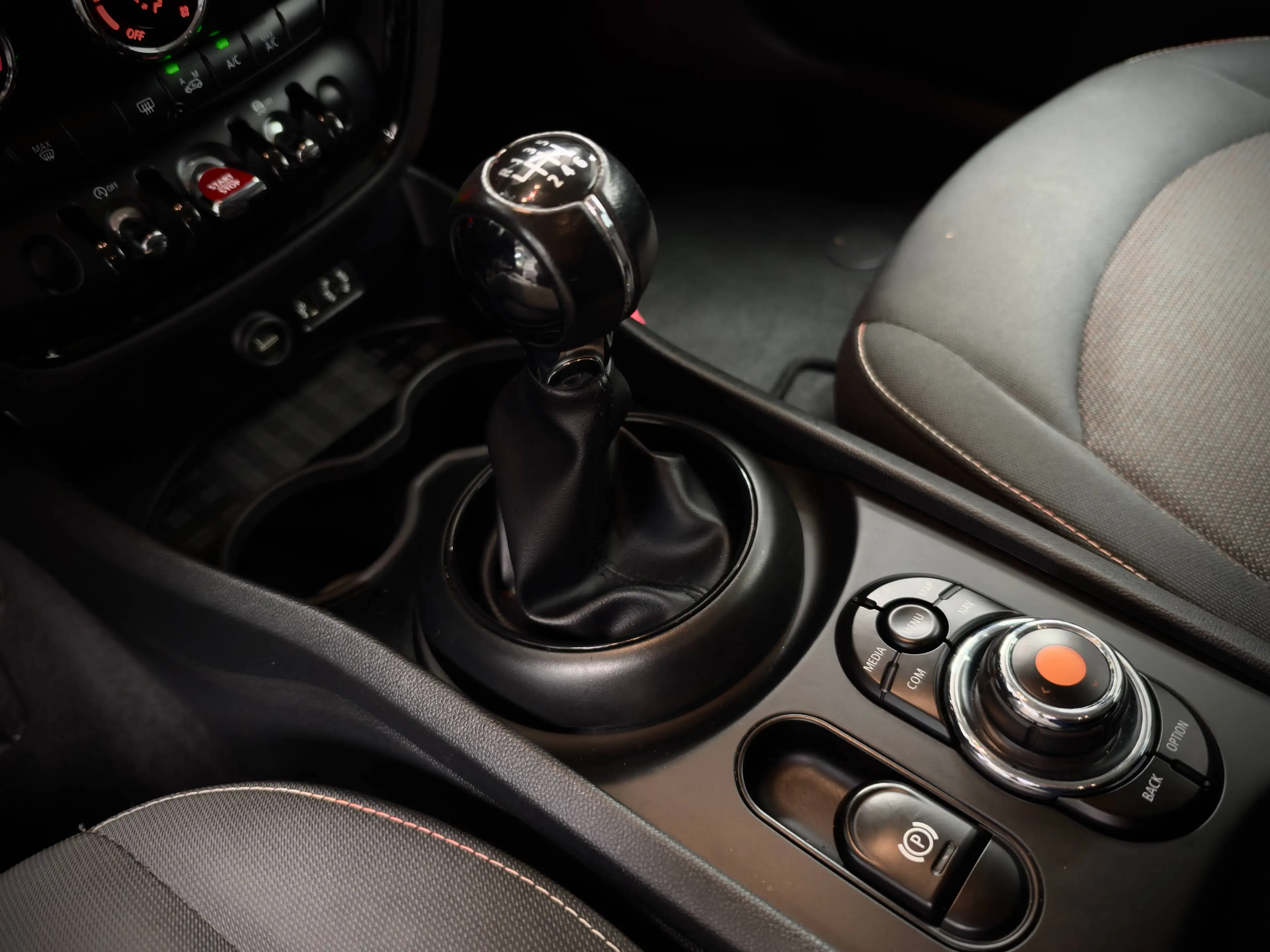 MINI One Clubman 1.5D-GPS-LED-AIRCO AUTO-BLUETOOTH-JANTES17-PDC — photo 12