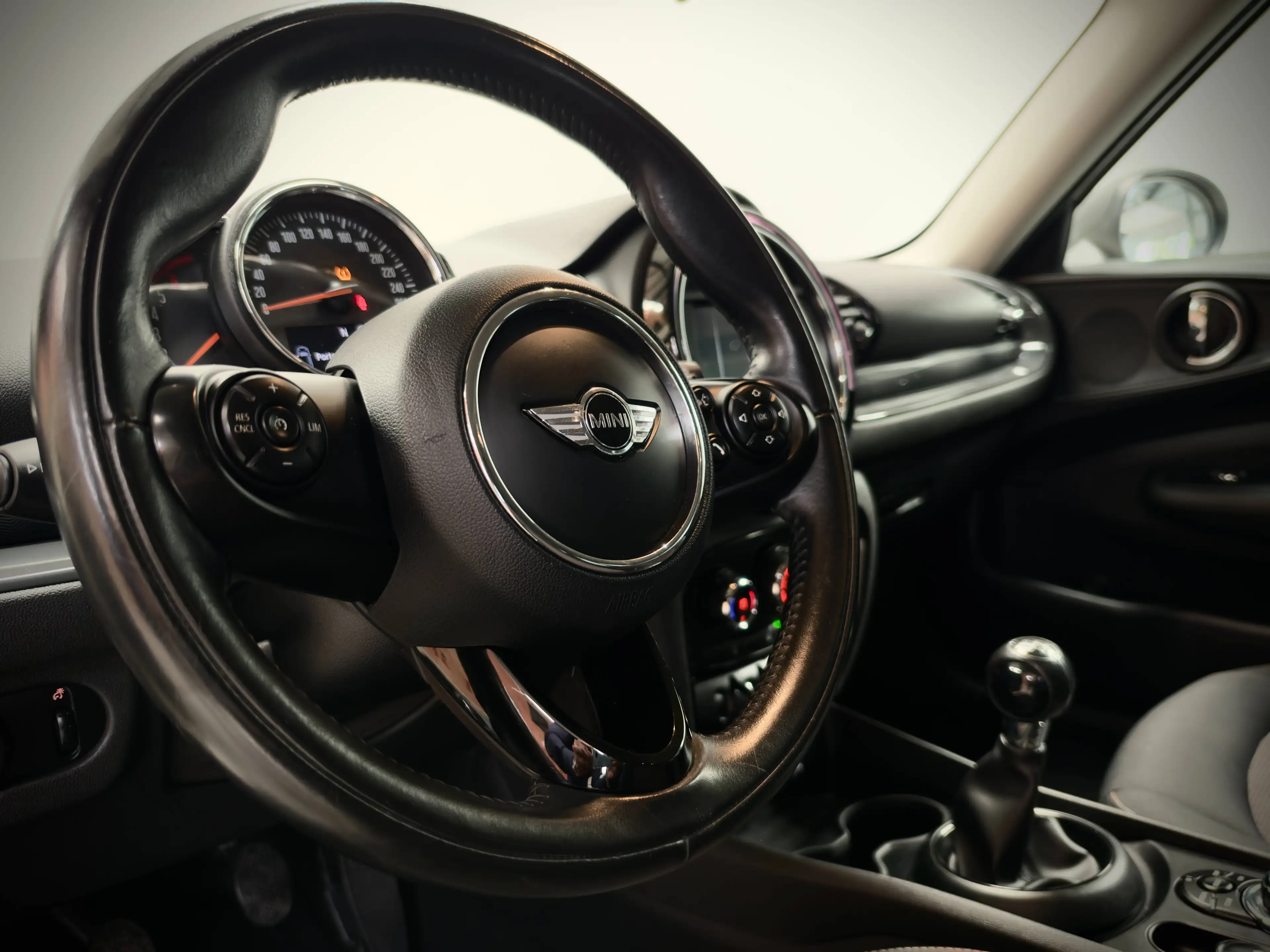MINI One Clubman 1.5D-GPS-LED-AIRCO AUTO-BLUETOOTH-JANTES17-PDC — photo 14