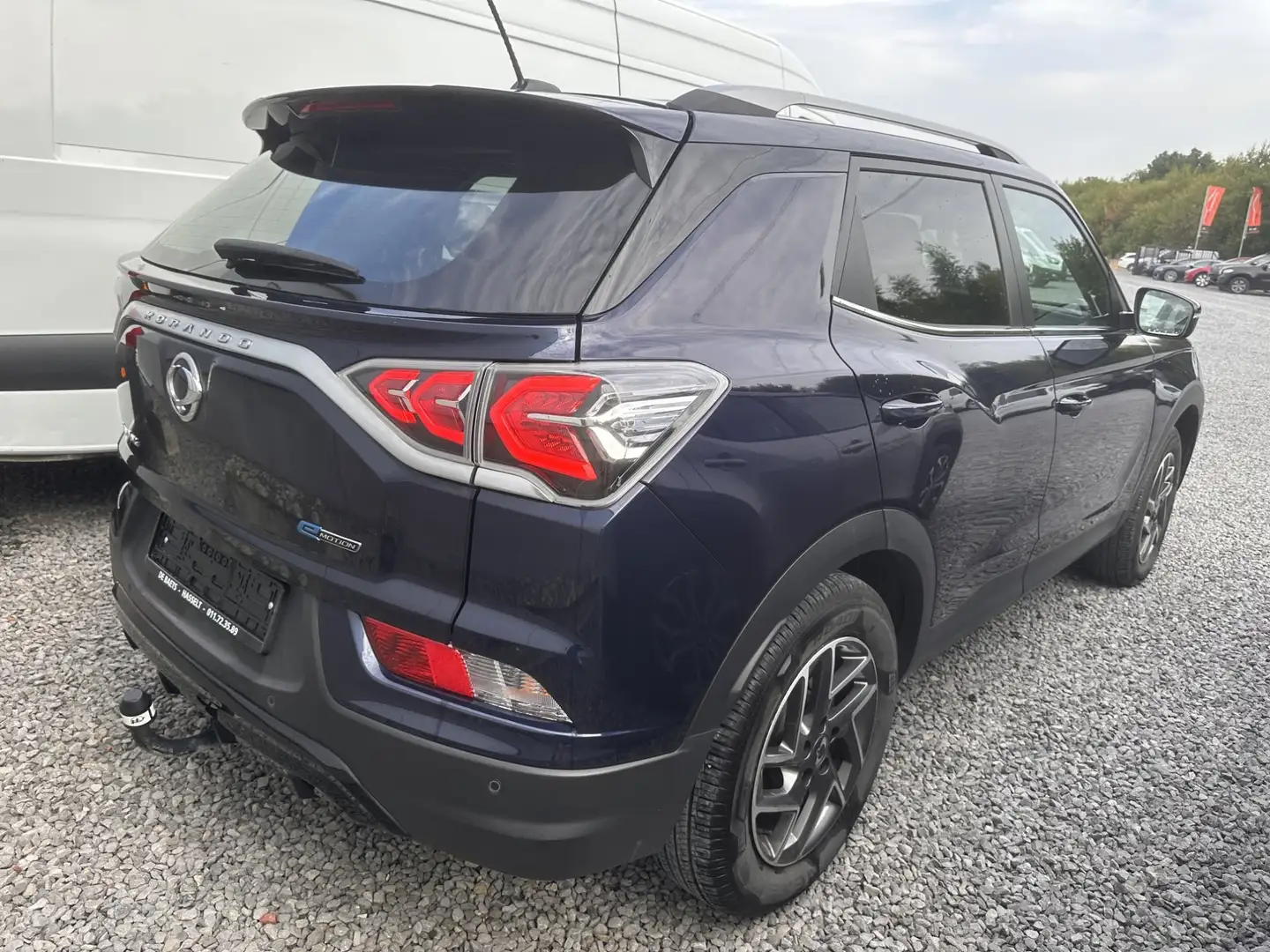 SsangYong Korando C-Motion Platinum / € 15.990 netto / ... Blauw - 2
