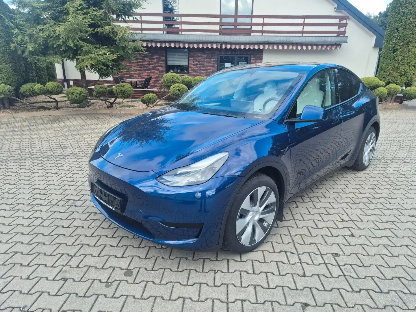 Tesla Model Y Basis RWD - 1