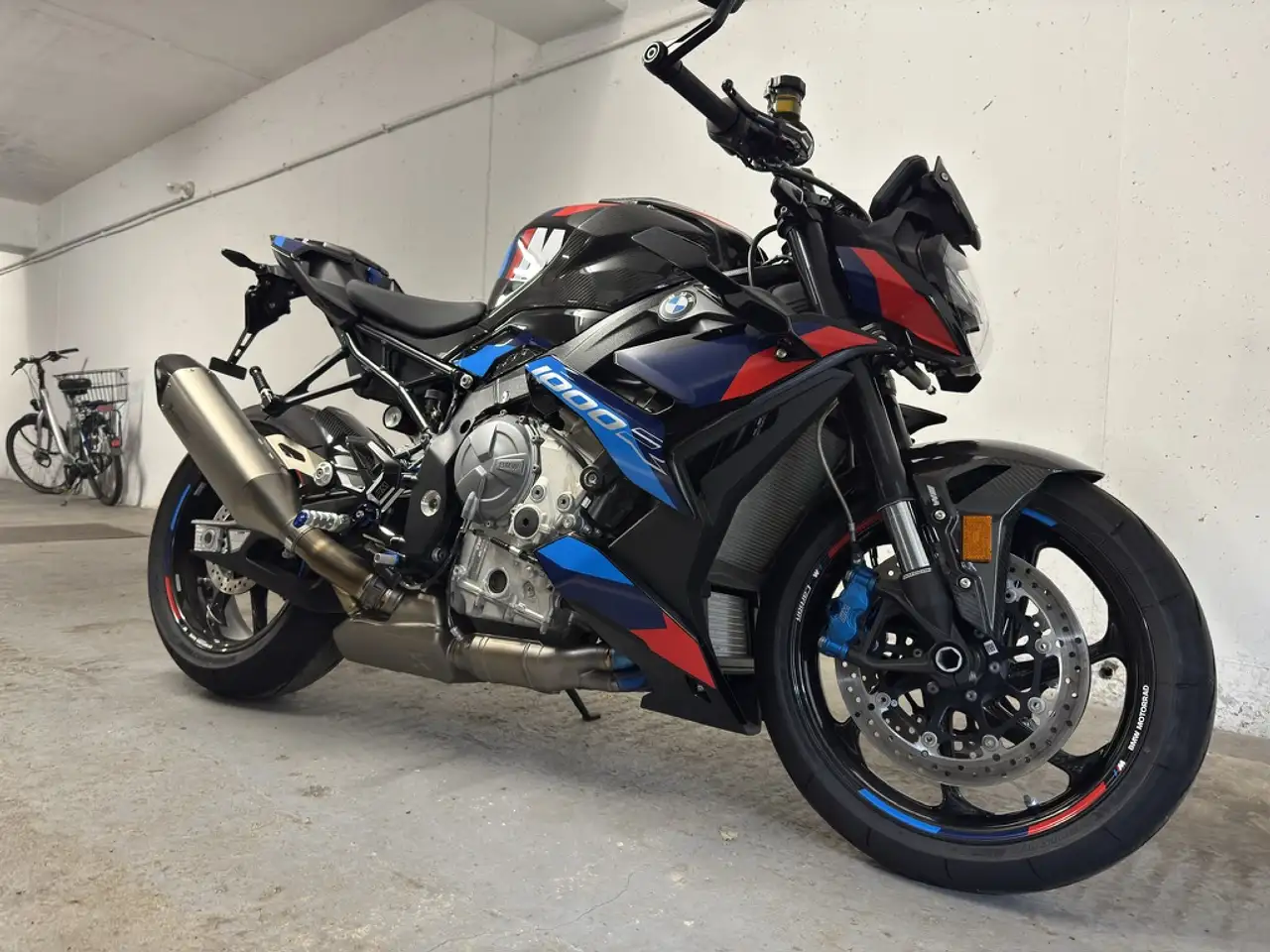 BMW M 1000 R